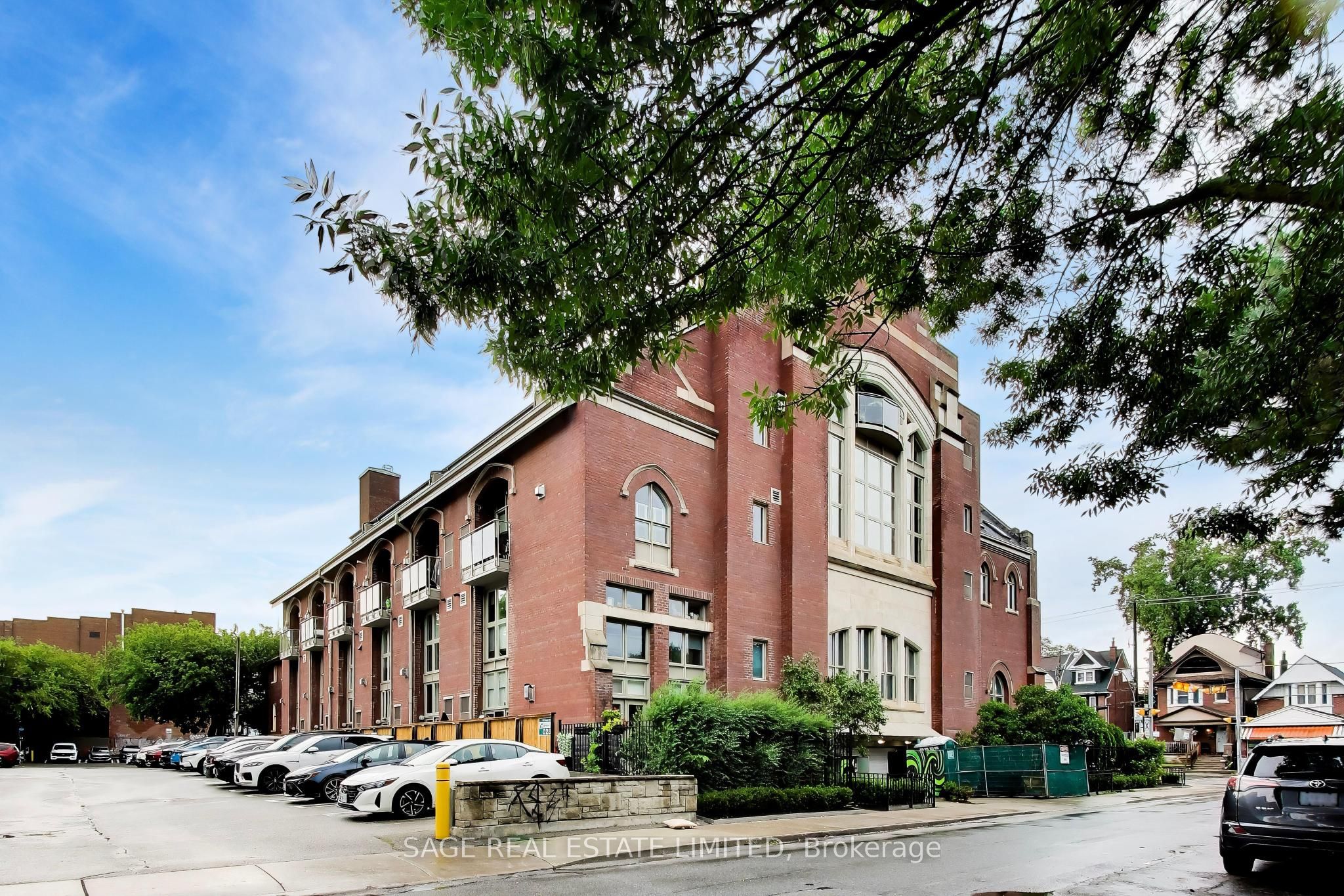 660 Pape Avenue 111, Toronto, ON M4K 3S5 photo 3