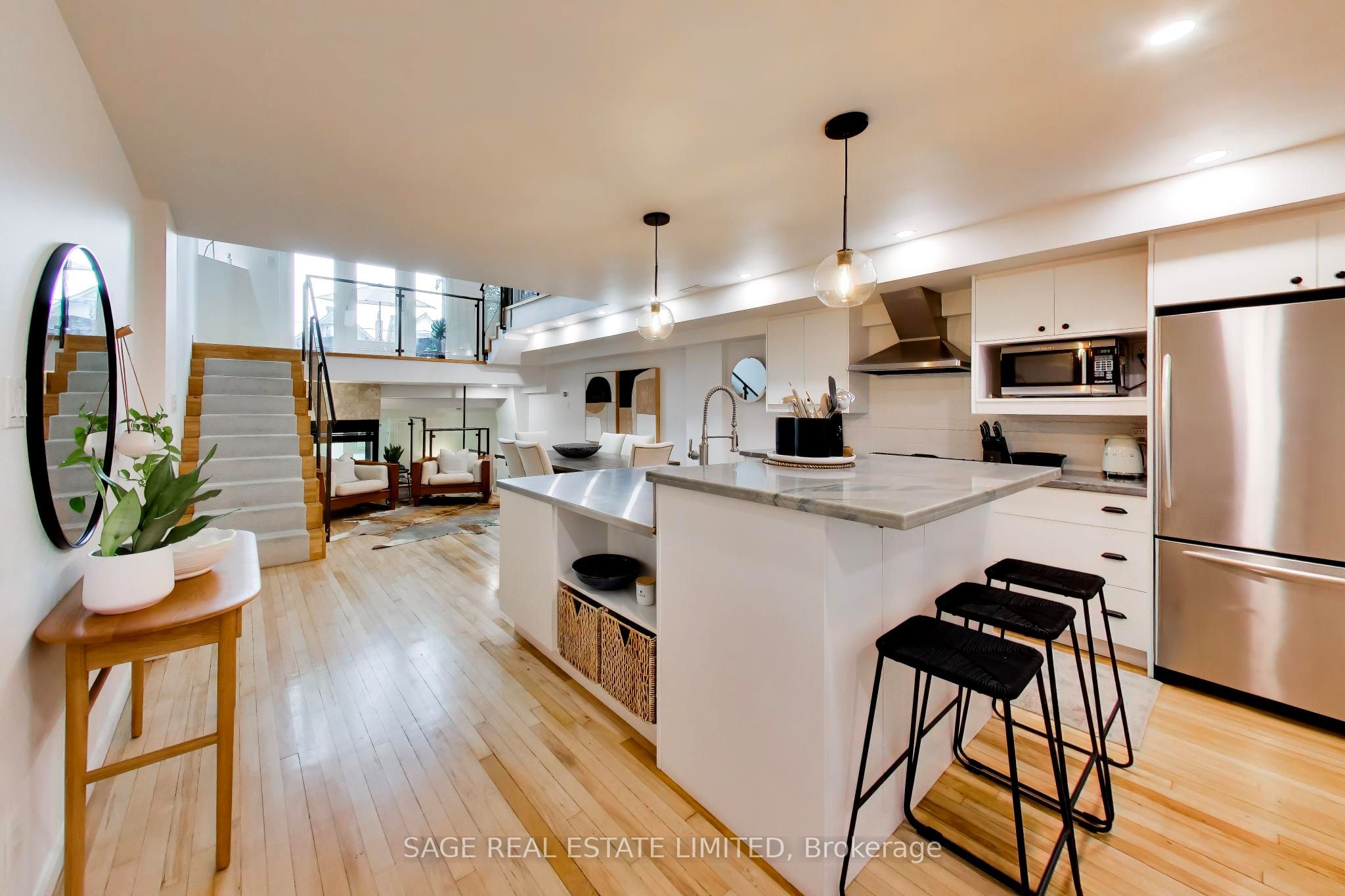 660 Pape Avenue 111, Toronto, ON M4K 3S5 photo 5