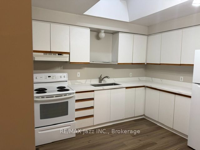 5 Turnberry Crescent, Clarington, ON L1E 1A4 photo 4