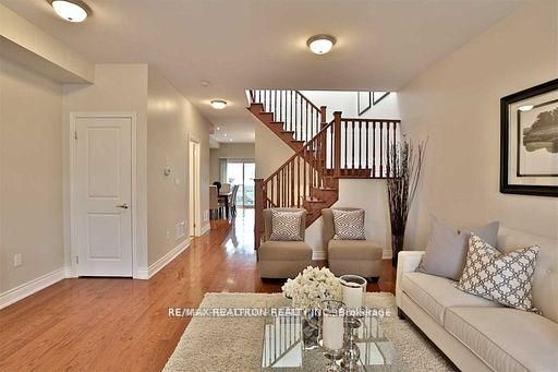 1339 Woodbine Avenue Upper, Toronto, ON M4C 4G3 photo 3