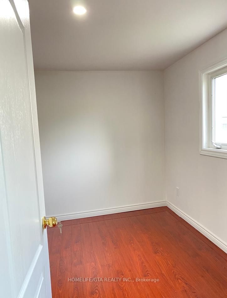 92 Todhunter Crescent, Ajax, ON L1Z 0K1 photo 3