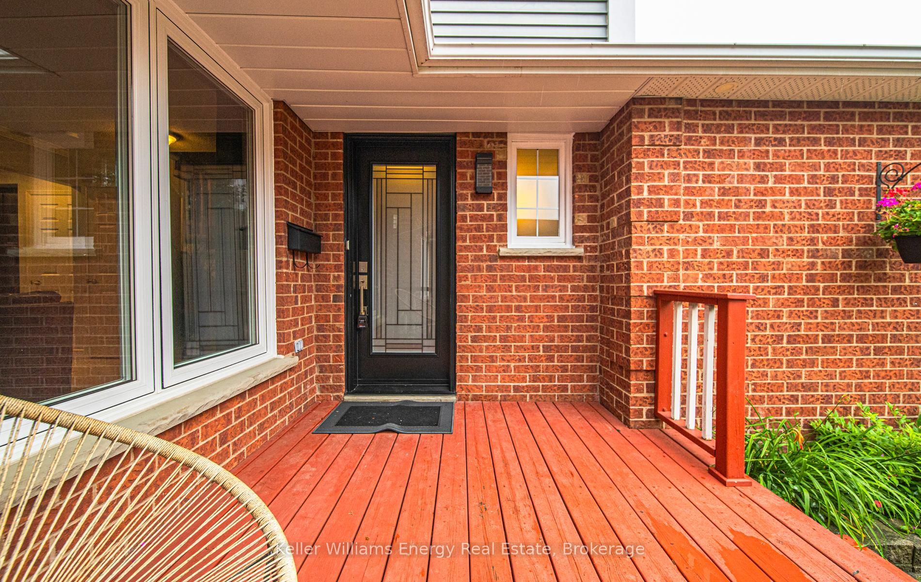 27 Teddington Crescent, Whitby, ON L1R 1S5 photo 4