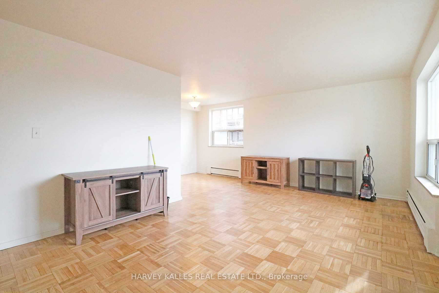 1751 Victoria Park Avenue 303, Toronto, ON M1R 1S1 photo 3