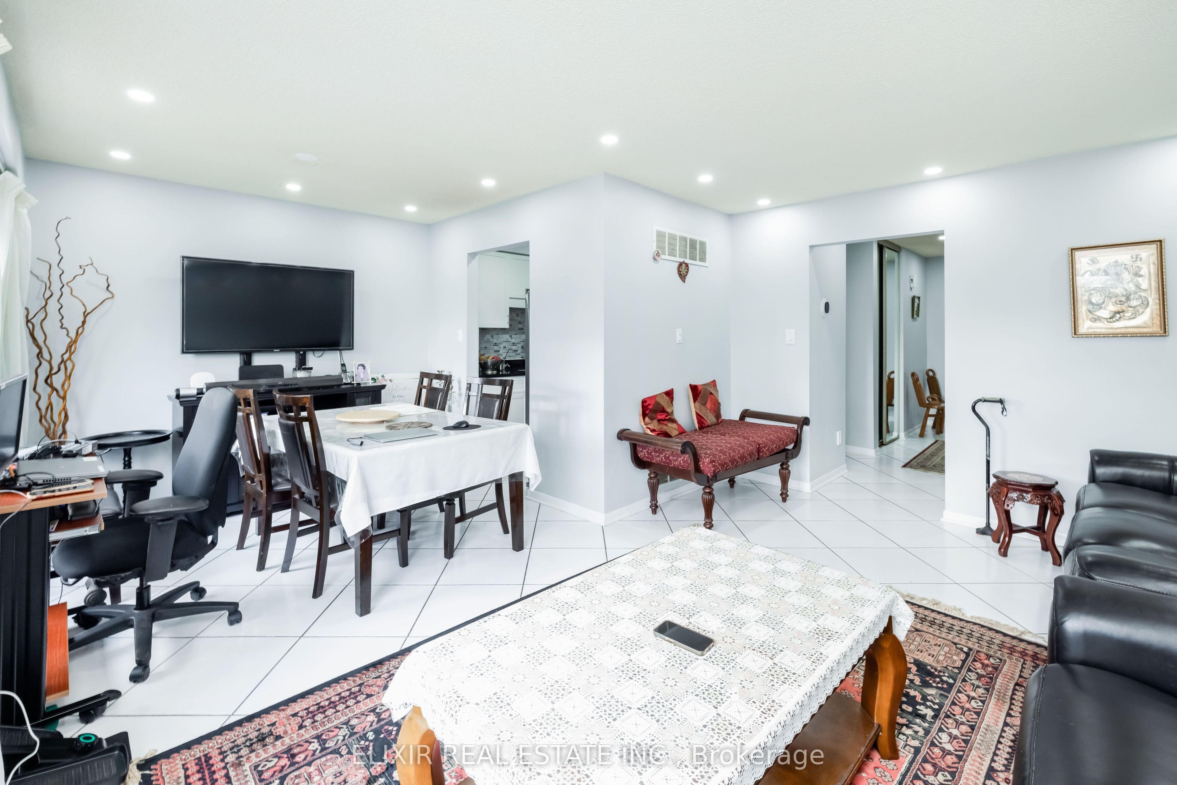 26 Roughfield Crescent, Toronto, ON M1S 4K4 photo 3