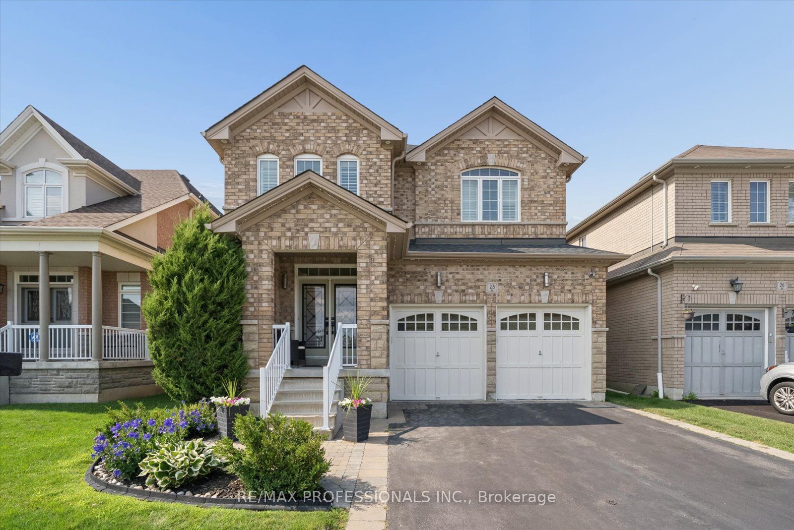 28 Roma Drive, Whitby, ON L1P 0B4
