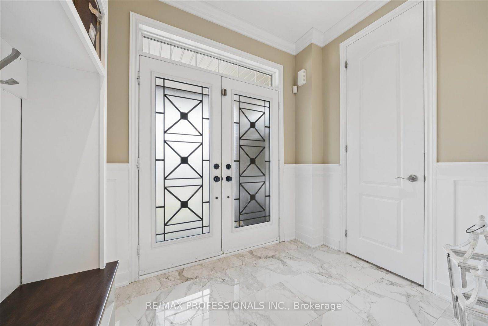 28 Roma Drive, Whitby, ON L1P 0B4 photo 3