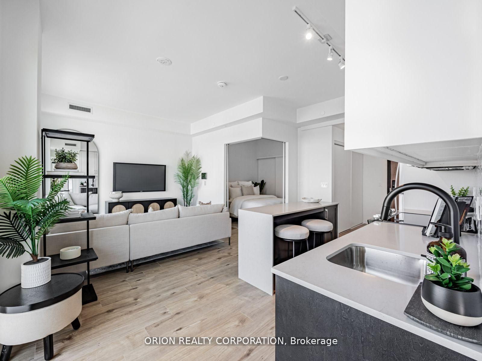201 Brock Street S 502, Whitby, ON L1N 4K2 photo 4