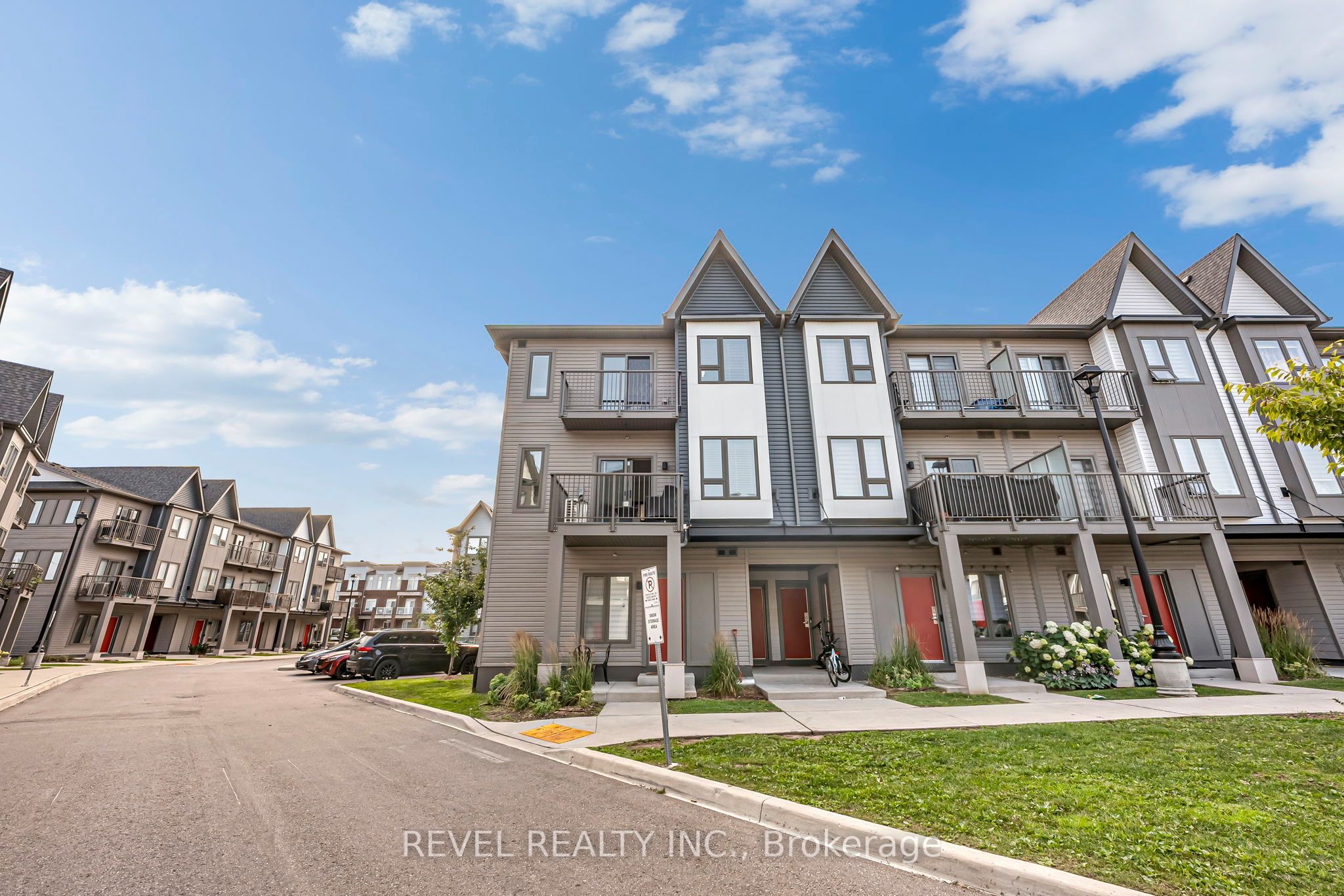 2635 William Jackson Drive 304, Pickering, ON L1P 2V8 photo 2