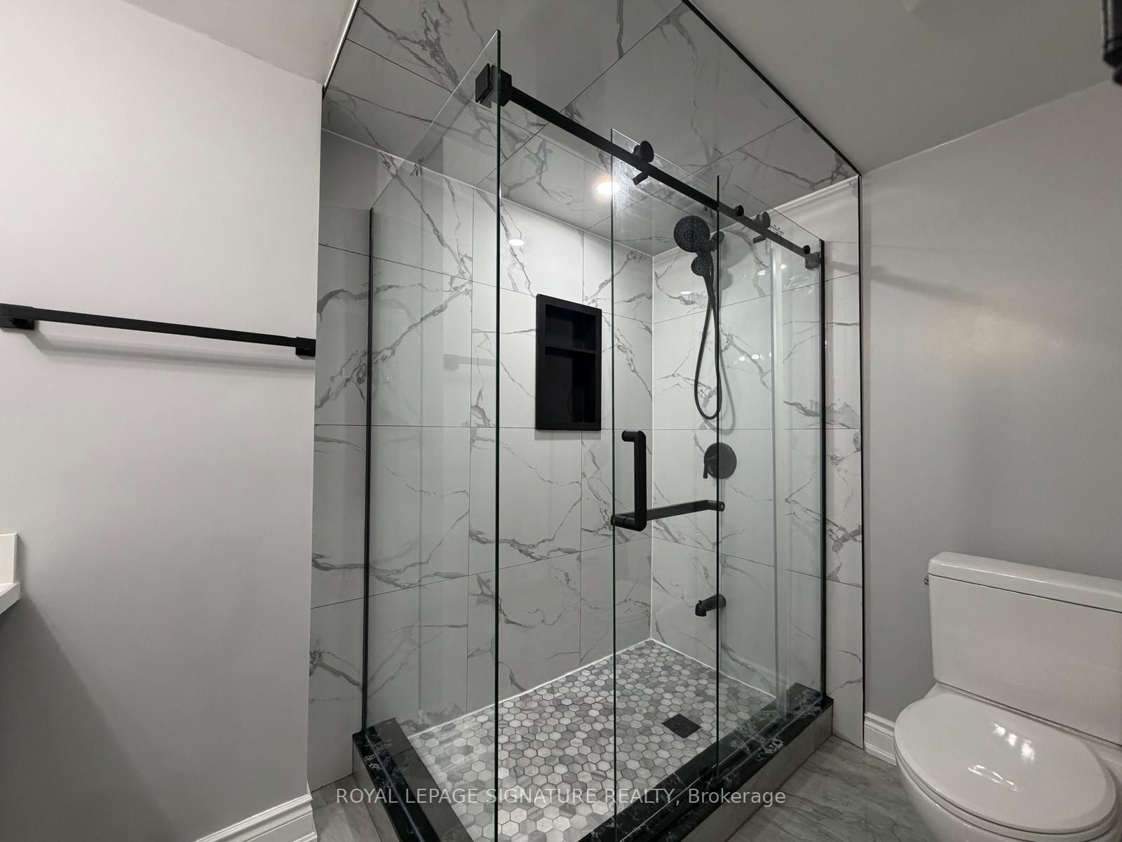 56 Kimbourne Avenue Basement, Toronto, ON M4J 4J4 photo 4