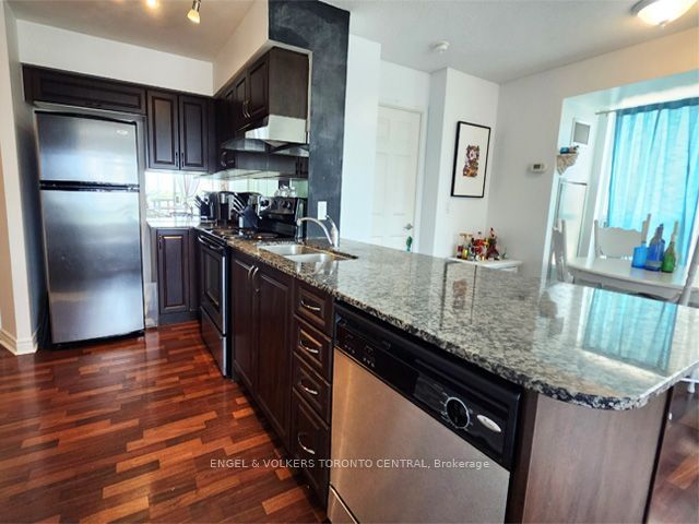 60 Fairfax Crescent 330, Toronto, ON M1L 0E1 photo 4