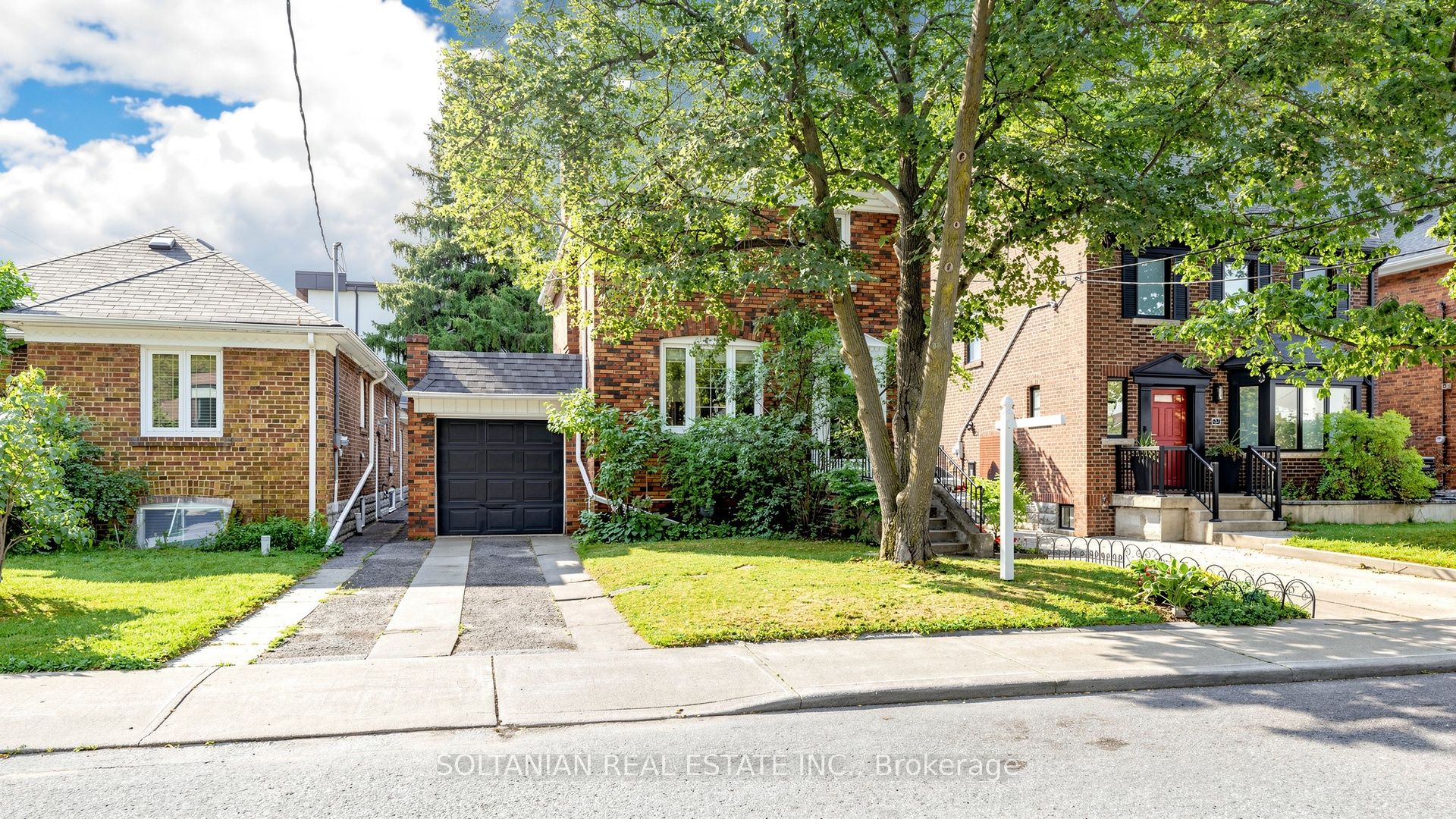 39 Fairside Avenue, Toronto, ON M4C 3H1