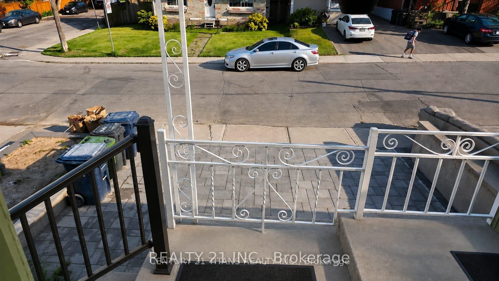 8 Mack Avenue, Toronto, ON M1L 1L9 photo 5