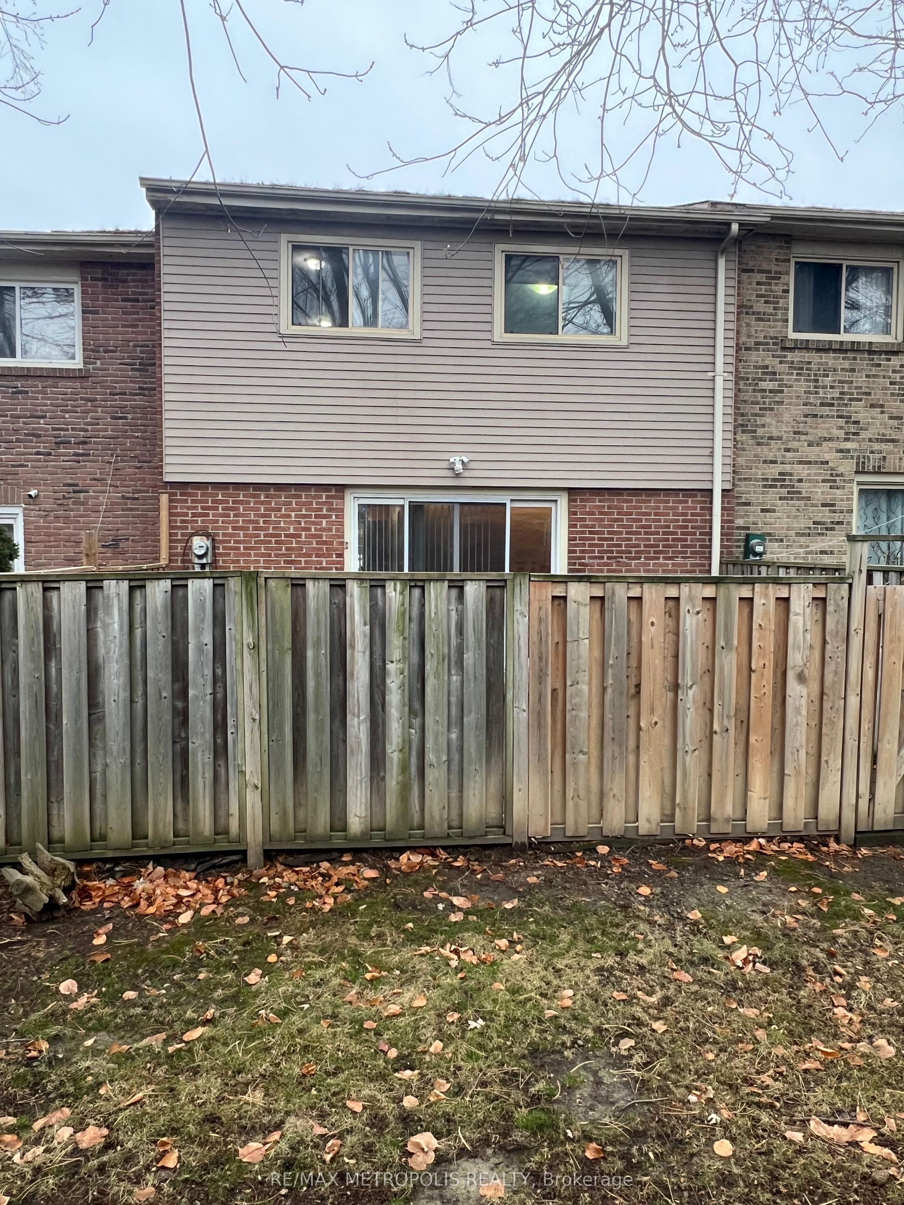 2051 Bridletowne Circle 12, Toronto, ON M1W 2J7 photo 5