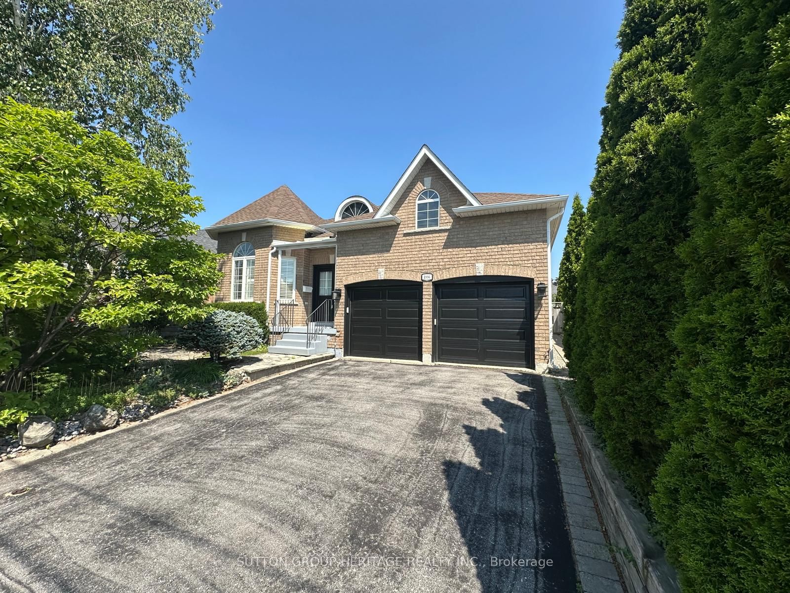 1886 Pine Grove Avenue, Pickering, ON L1V 7C6 photo 2