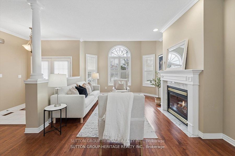 1886 Pine Grove Avenue, Pickering, ON L1V 7C6 photo 5