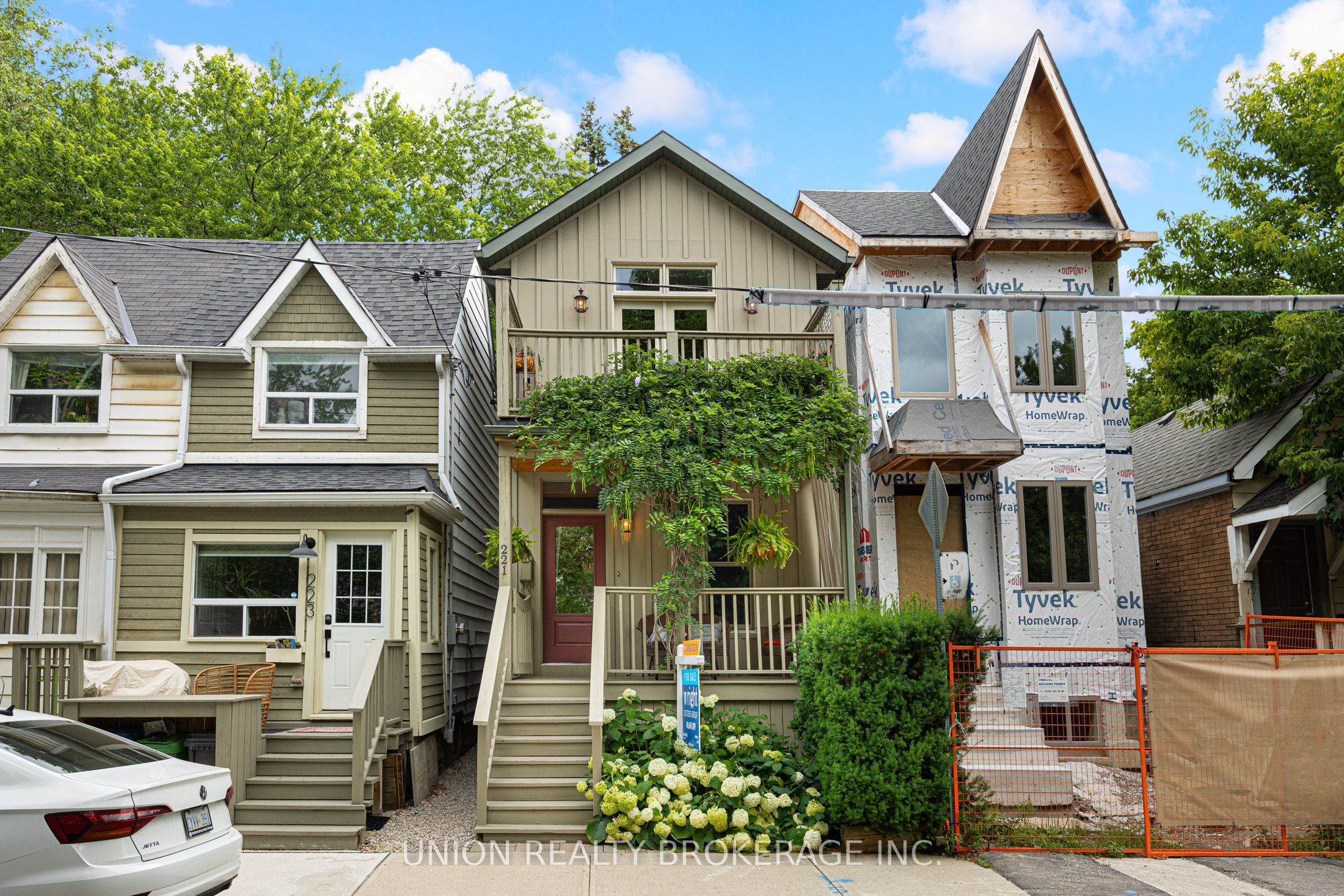 221 Craven Road, Toronto, ON M4L 2Z5 photo 2