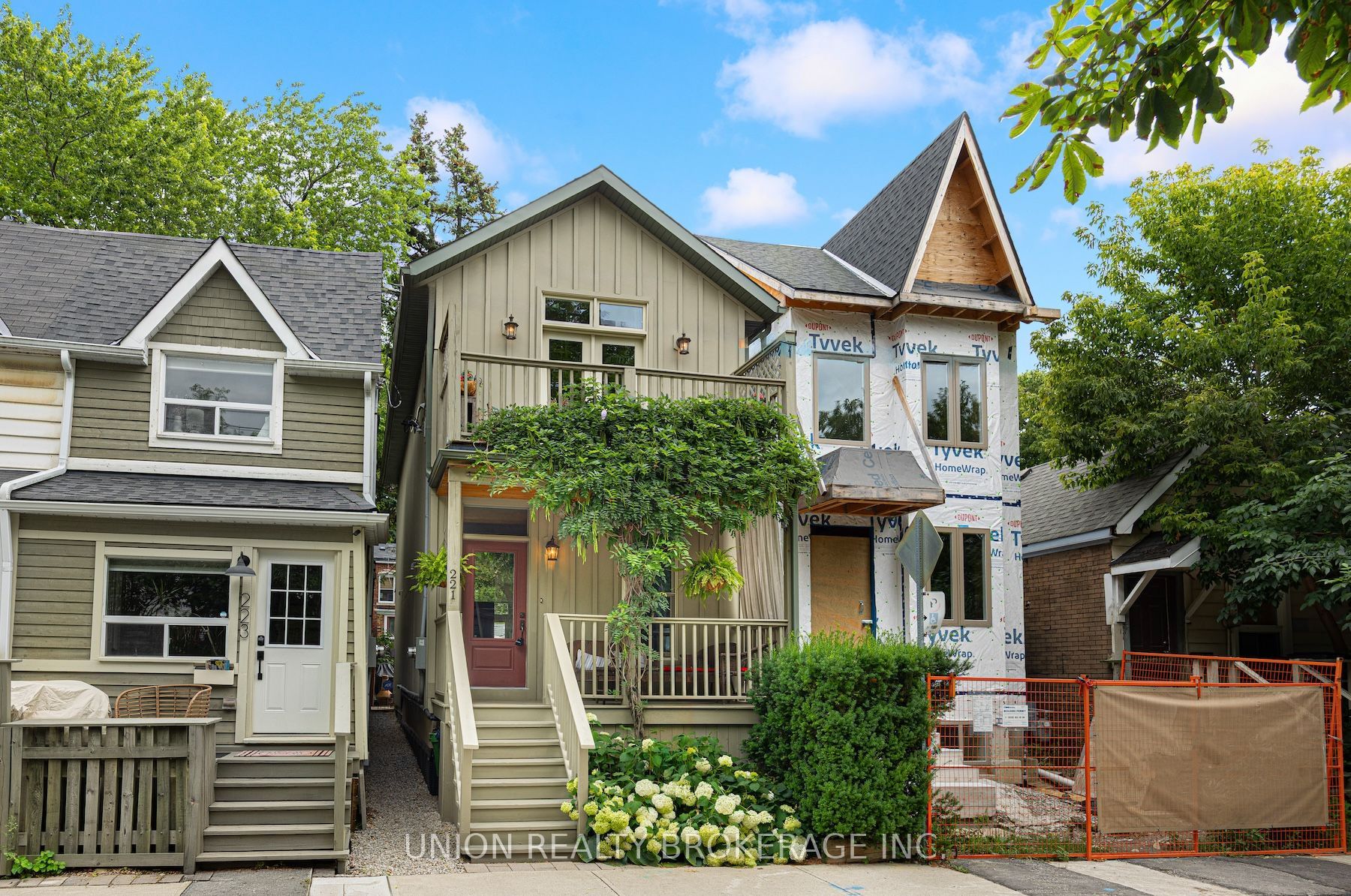 221 Craven Road, Toronto, ON M4L 2Z5 photo 4