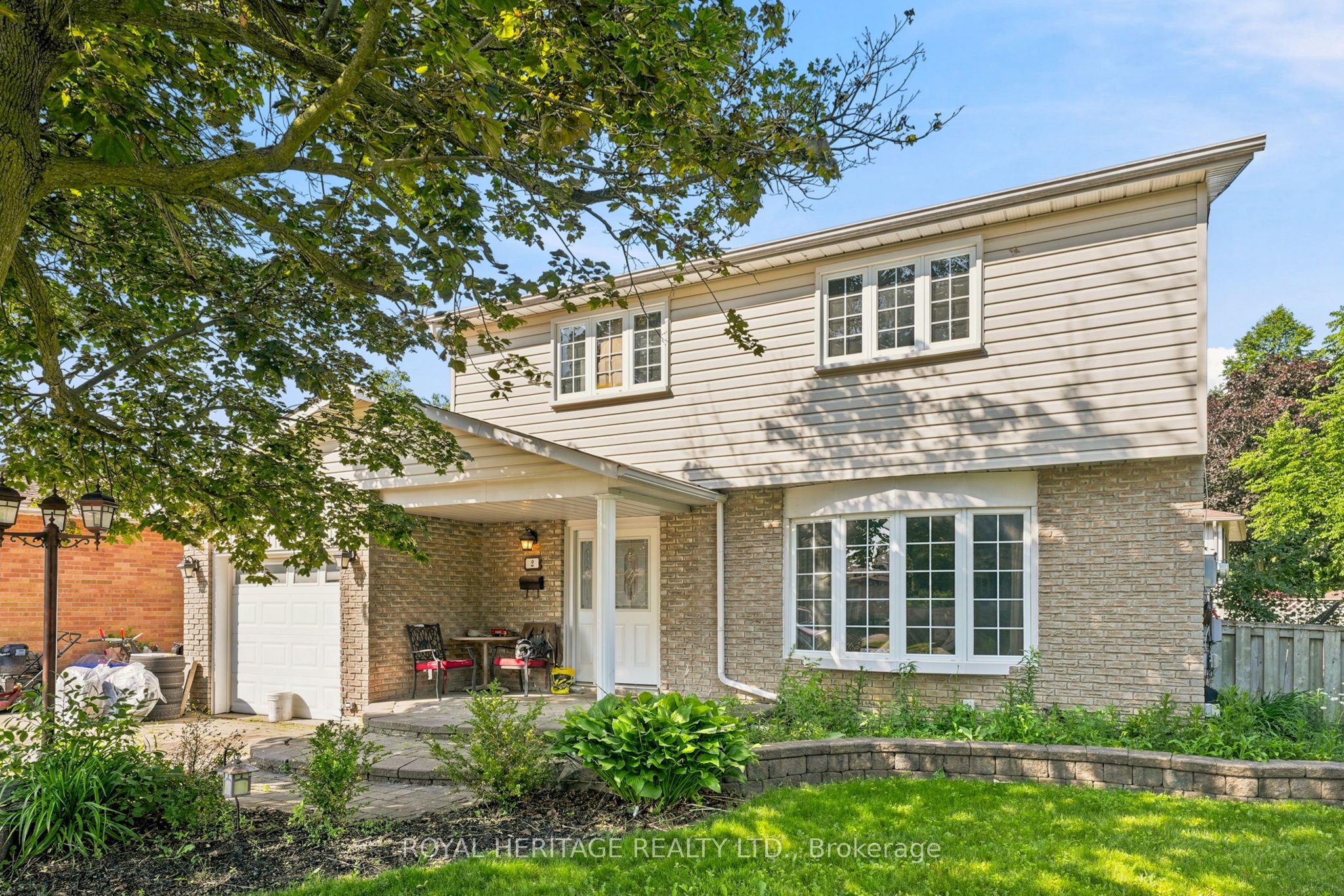 2 Belton Court, Whitby, ON L1N 5P1