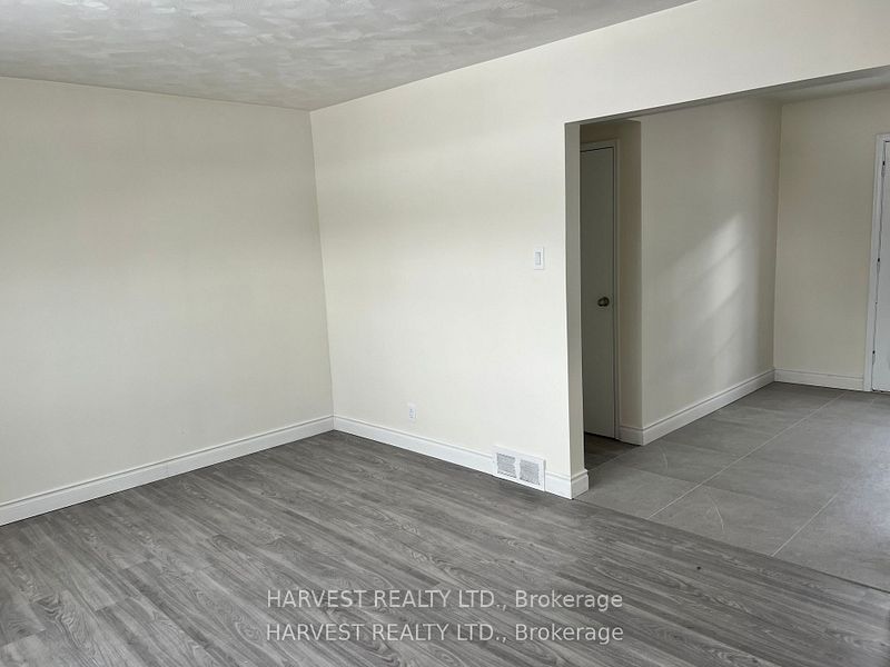 337 Frontenac Avenue, Oshawa, ON L1J 2A7 photo 3