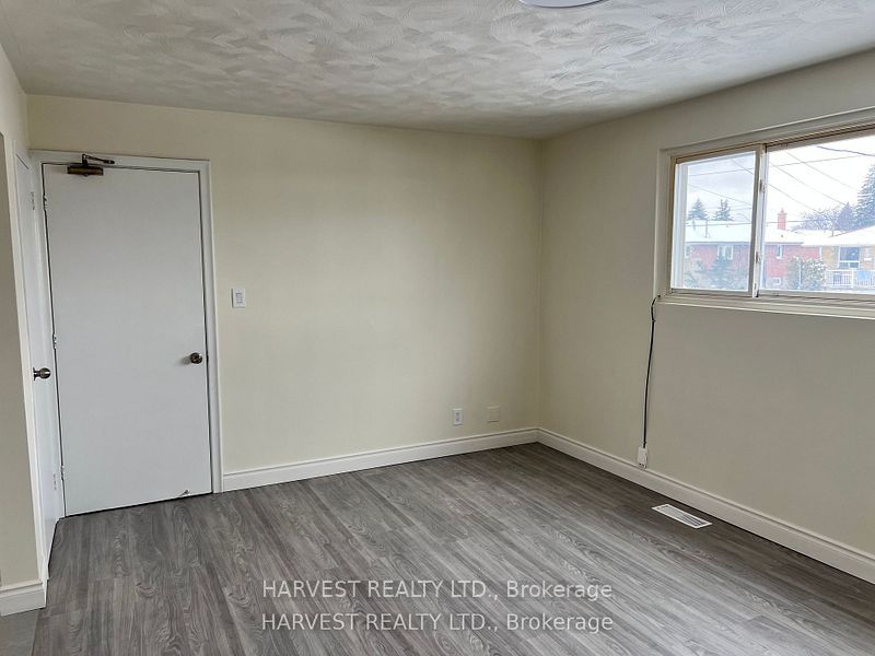 337 Frontenac Avenue, Oshawa, ON L1J 2A7 photo 5