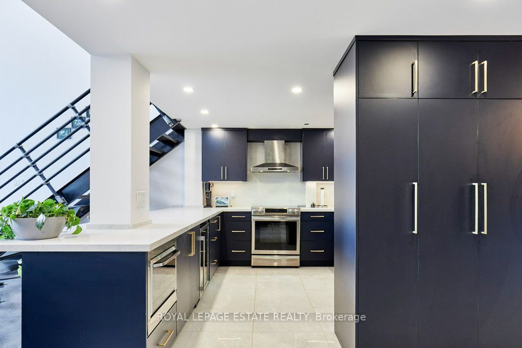 1173 Dundas Street E 217, Toronto, ON M4M 3P1 photo 4