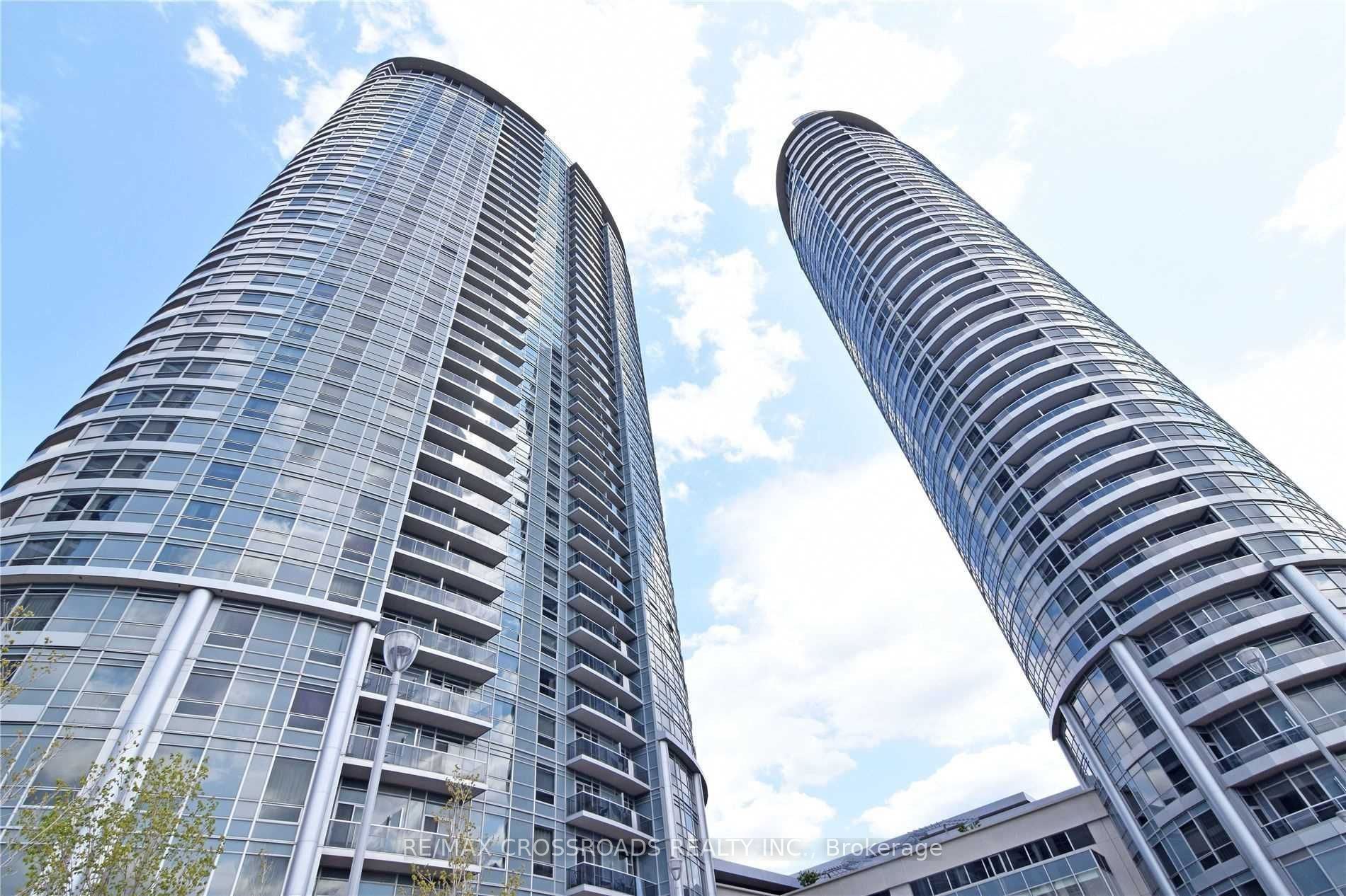135 Village Green Square 3326, Toronto, ON M1S 0G4