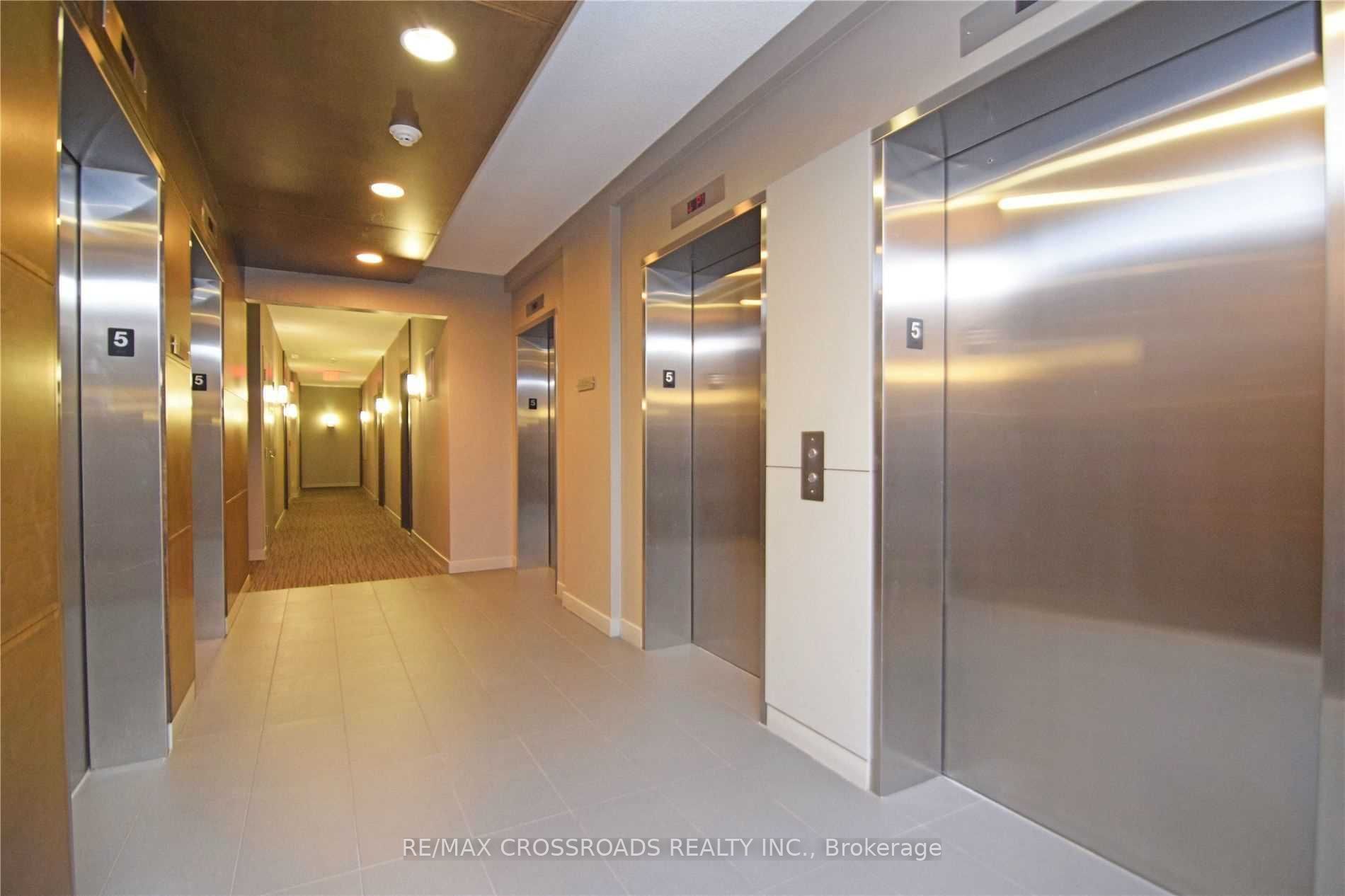 135 Village Green Square 3326, Toronto, ON M1S 0G4 photo 4