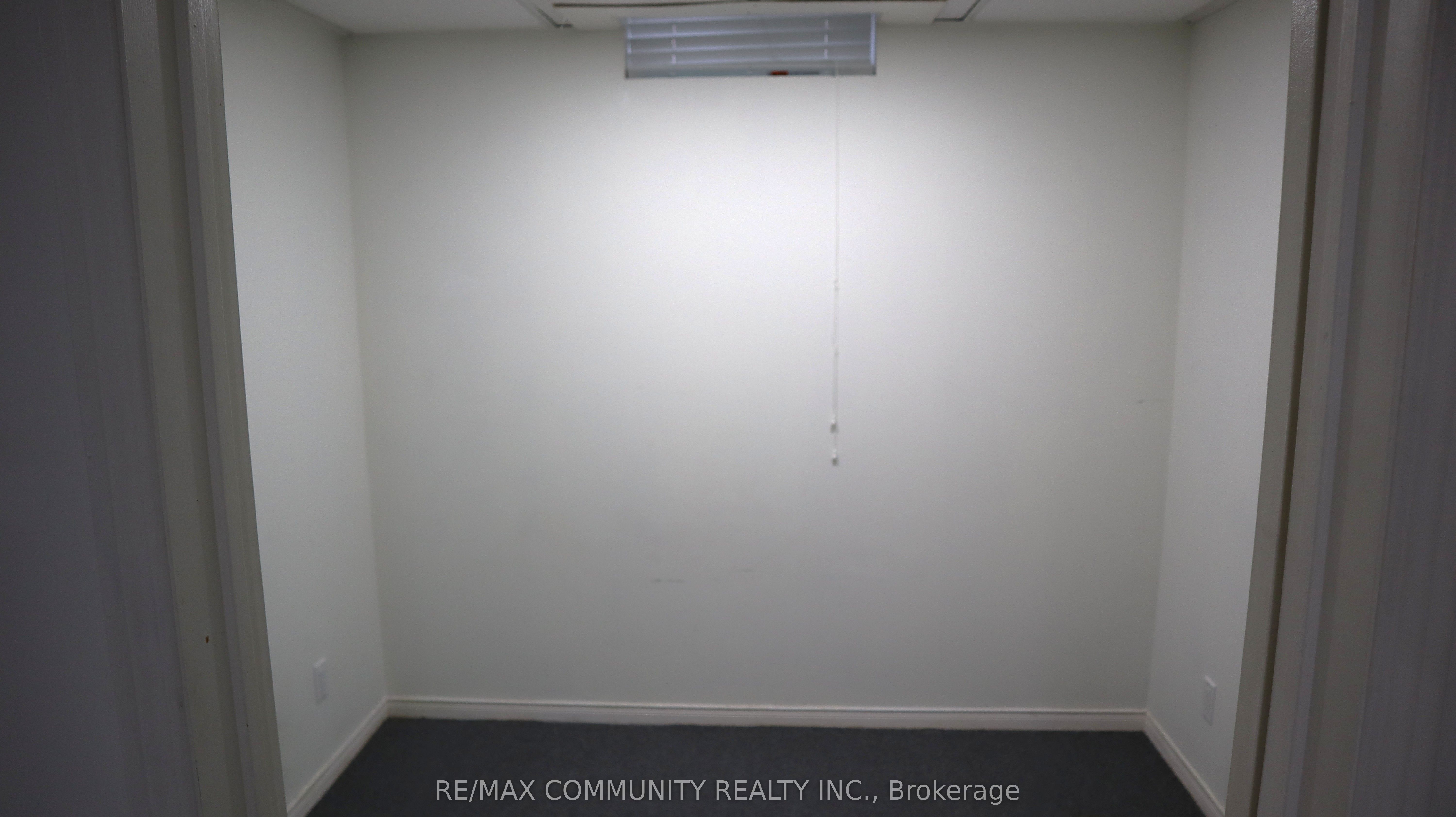 1556 Dellbrook Avenue Basement, Pickering, ON L1X 2L6 photo 5
