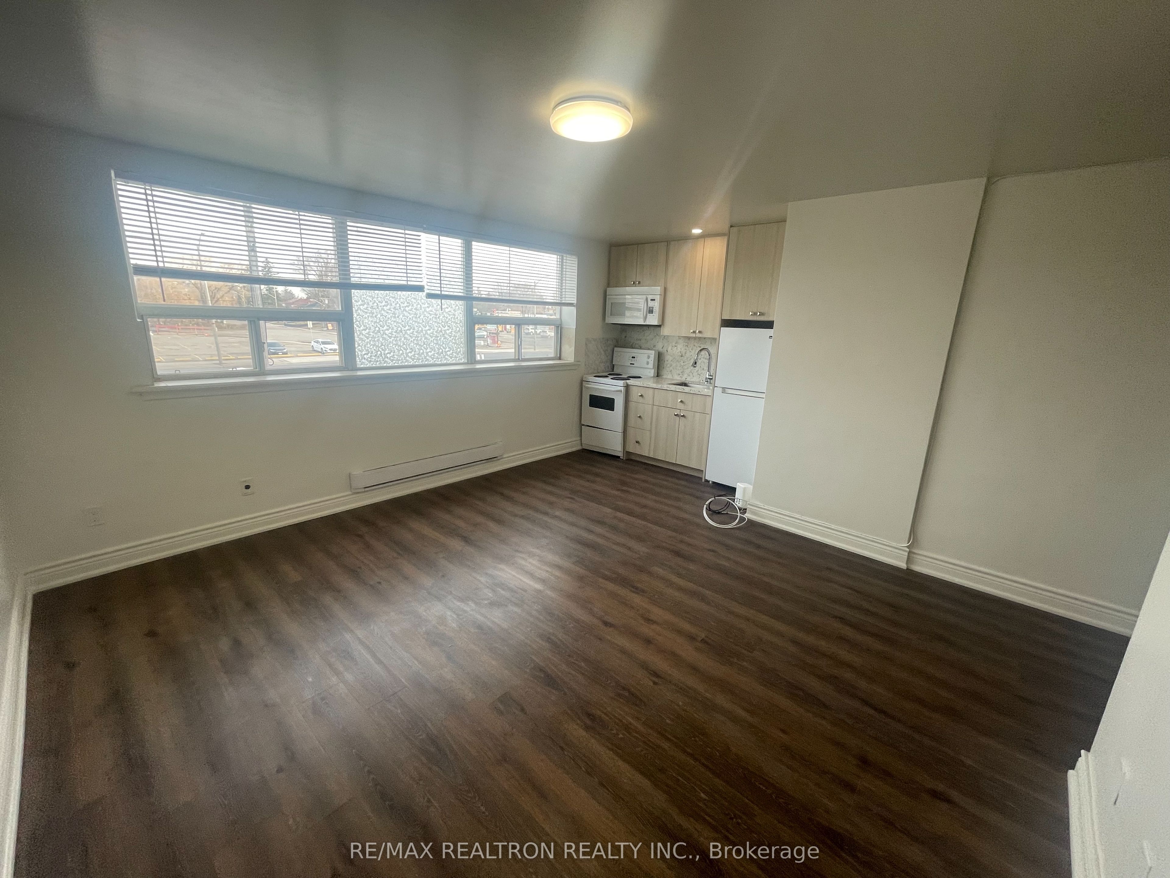 1985 Lawrence Avenue E 1, Toronto, ON M1R 2Z2