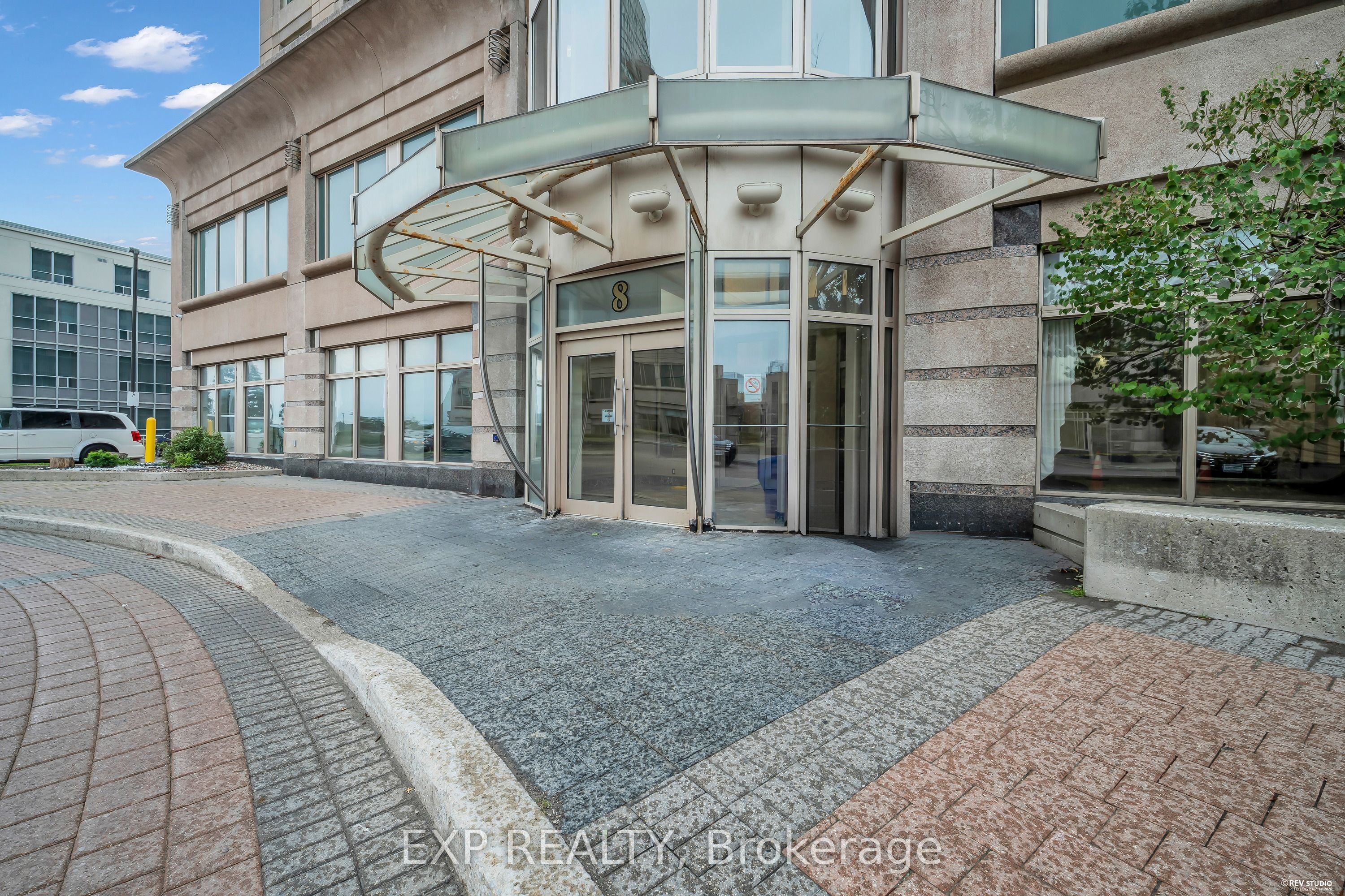 8 Lee Centre Drive N 1016, Toronto, ON M1H 3H8 photo 2