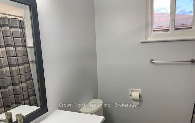 889 Liverpool Road, Pickering, ON L1W 1S5 photo 3