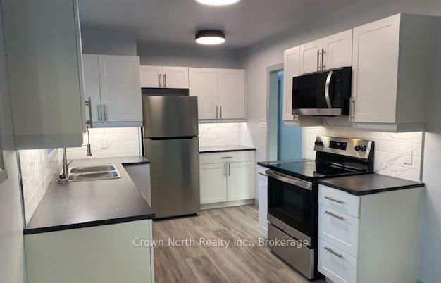 889 Liverpool Road, Pickering, ON L1W 1S5 photo 5