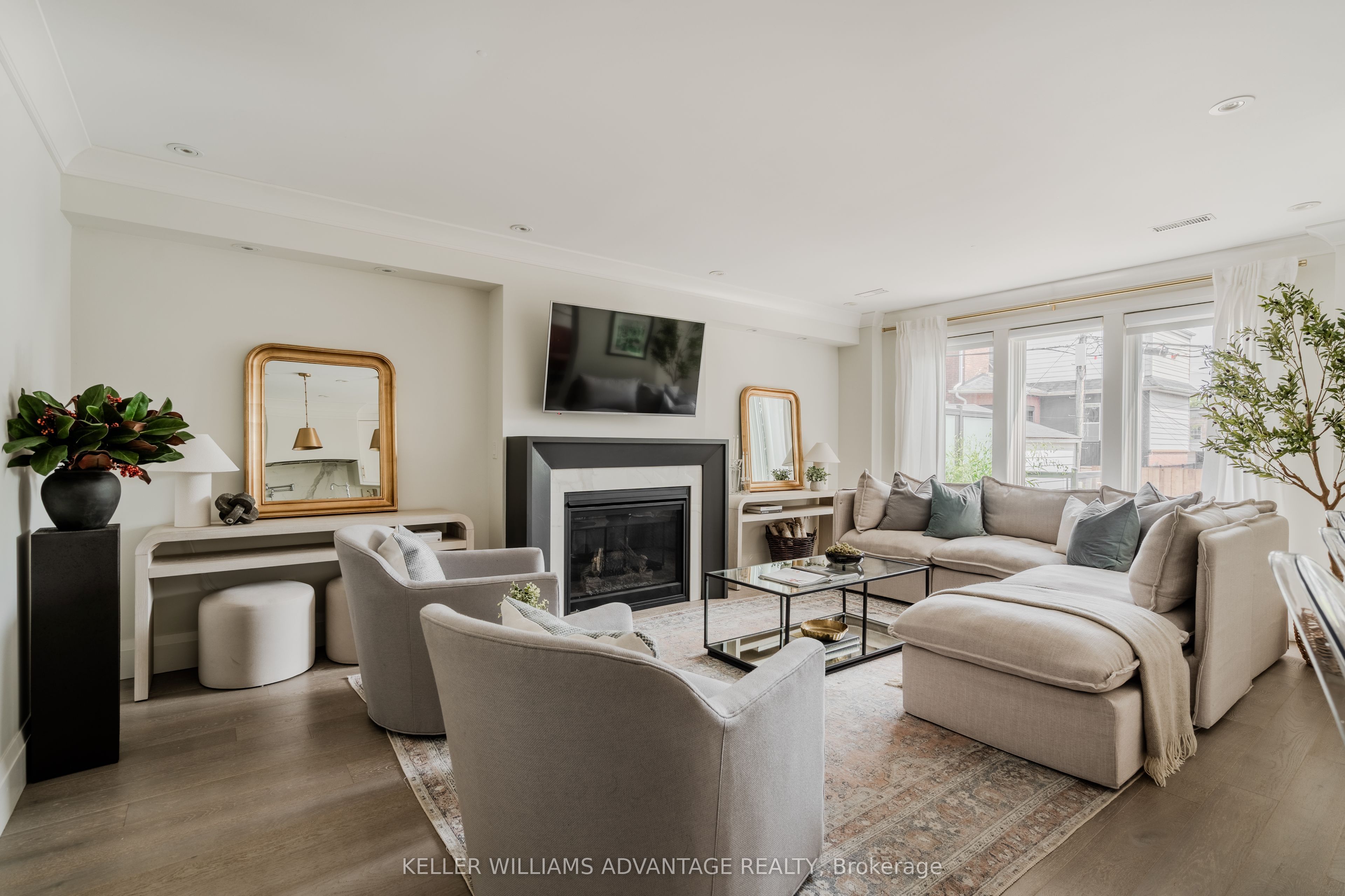 35 Duart Park Road, Toronto, ON M4E 1J3 photo 2