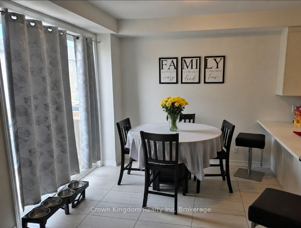 2028 Cameron Lott Crescent, Oshawa, ON L1L 0S1 photo 3
