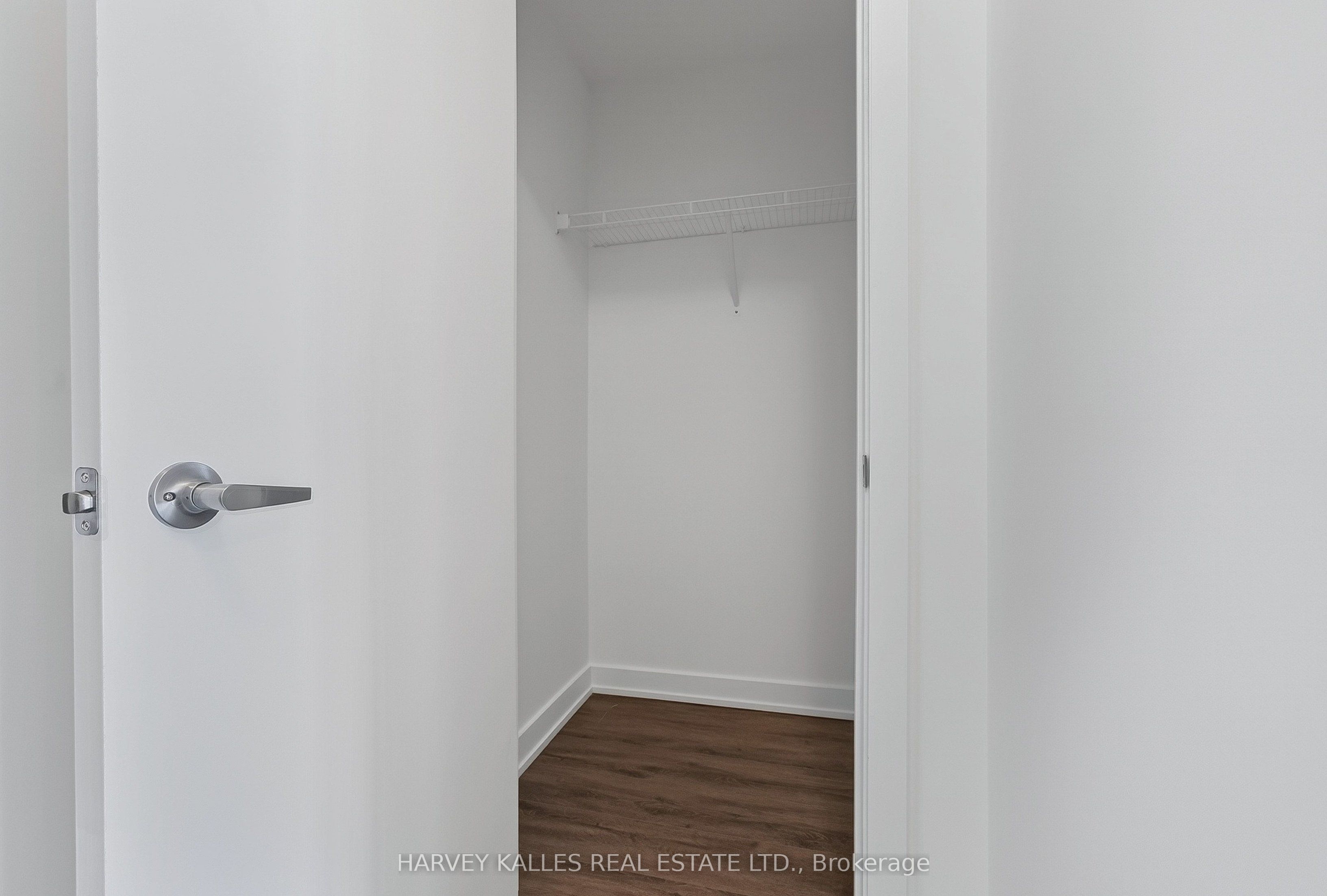 630 Greenwood Avenue 503, Toronto, ON M4J 0A8 photo 4