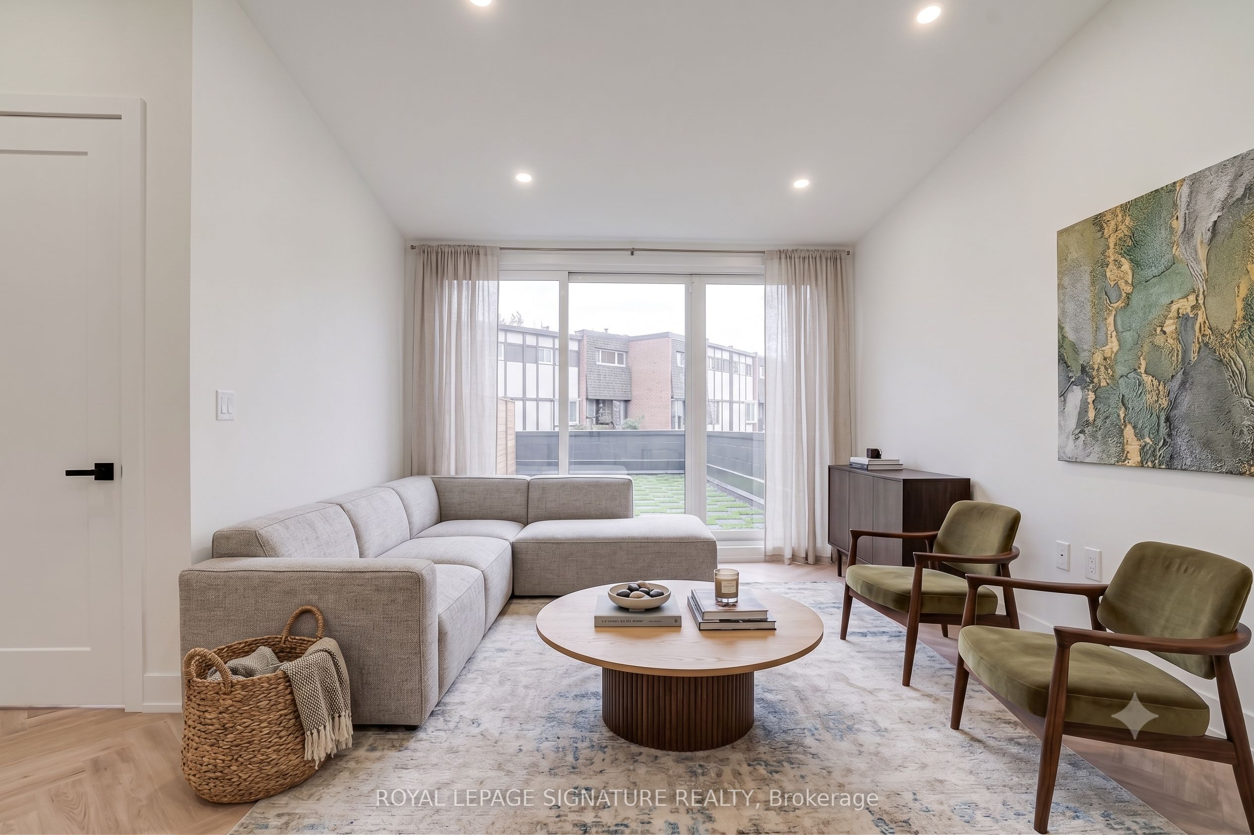 861 O'Connor Drive 1, Toronto, ON M4B 2S7