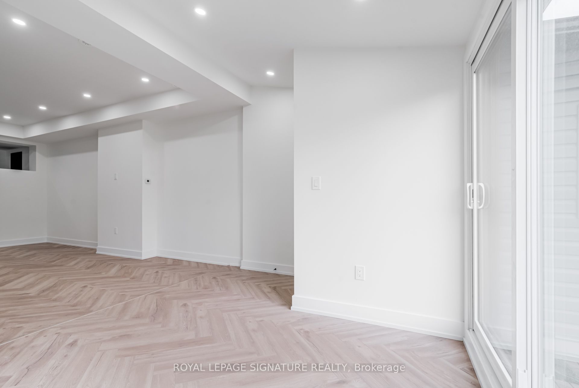 861 O'Connor Drive 1, Toronto, ON M4B 2S7 photo 3