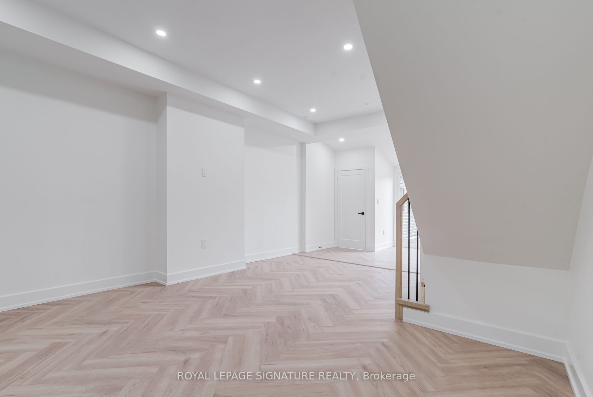 861 O'Connor Drive 1, Toronto, ON M4B 2S7 photo 4