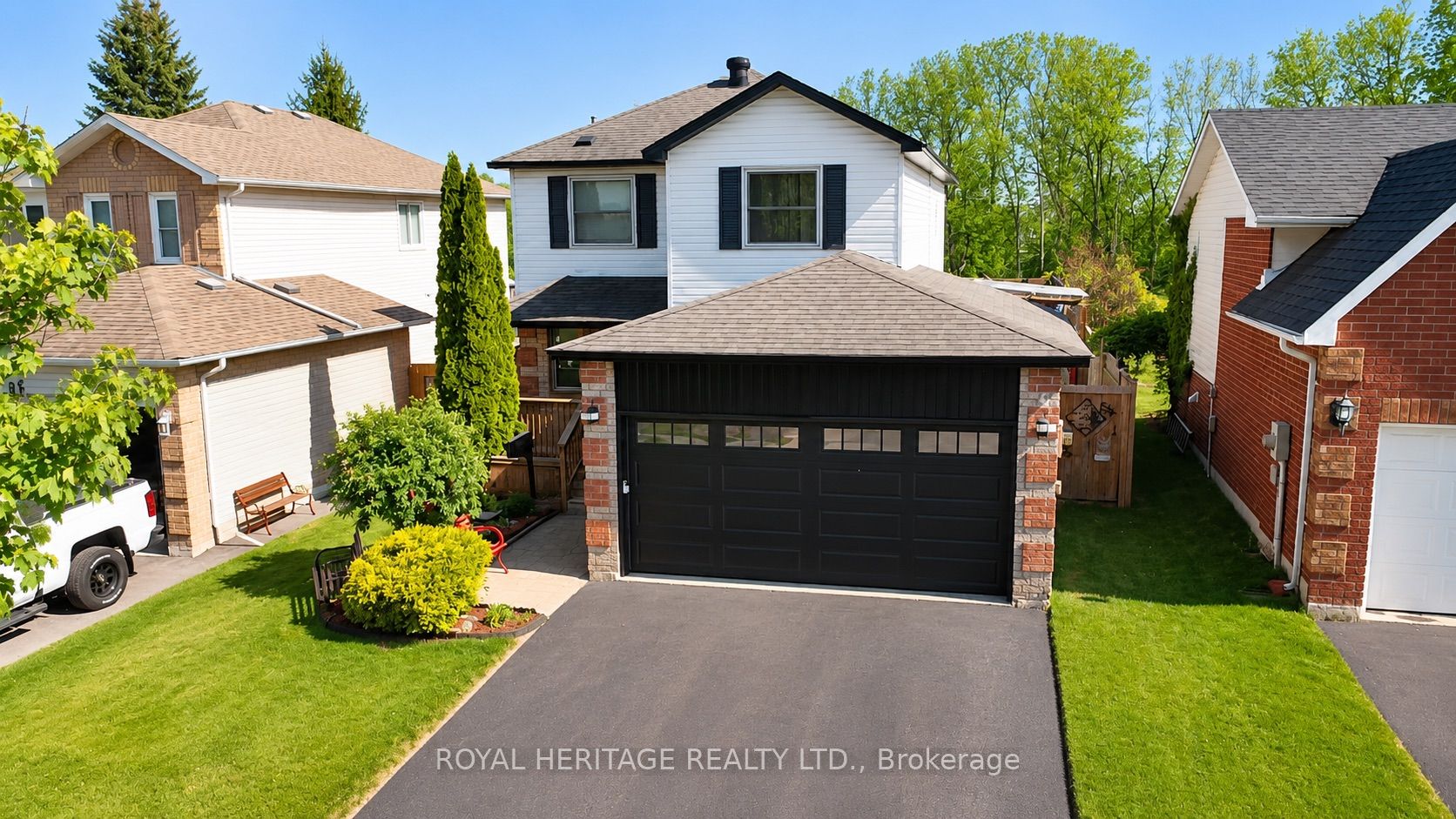23 Hooper Square, Clarington, ON L1C 4X7 photo 2