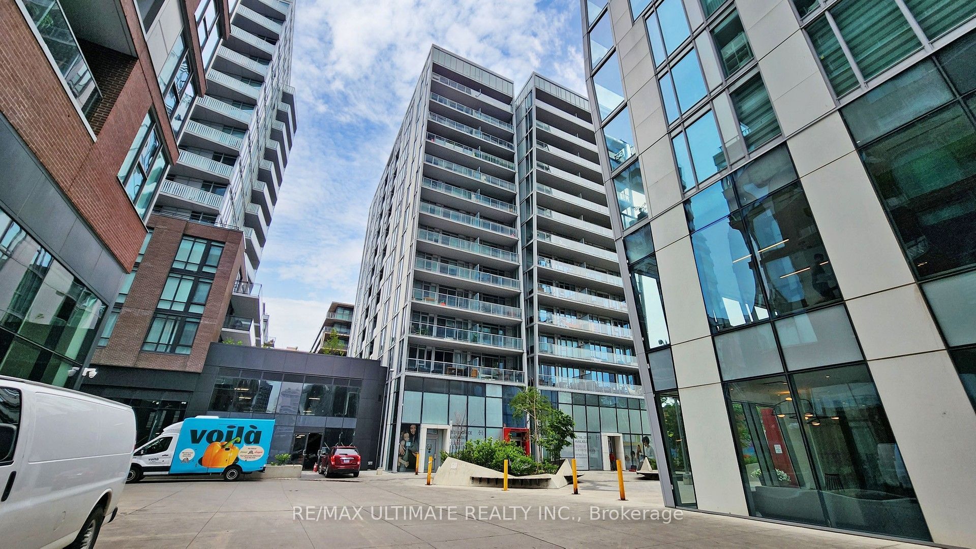 25 Baseball Place 505, Toronto, ON M4M 0E7
