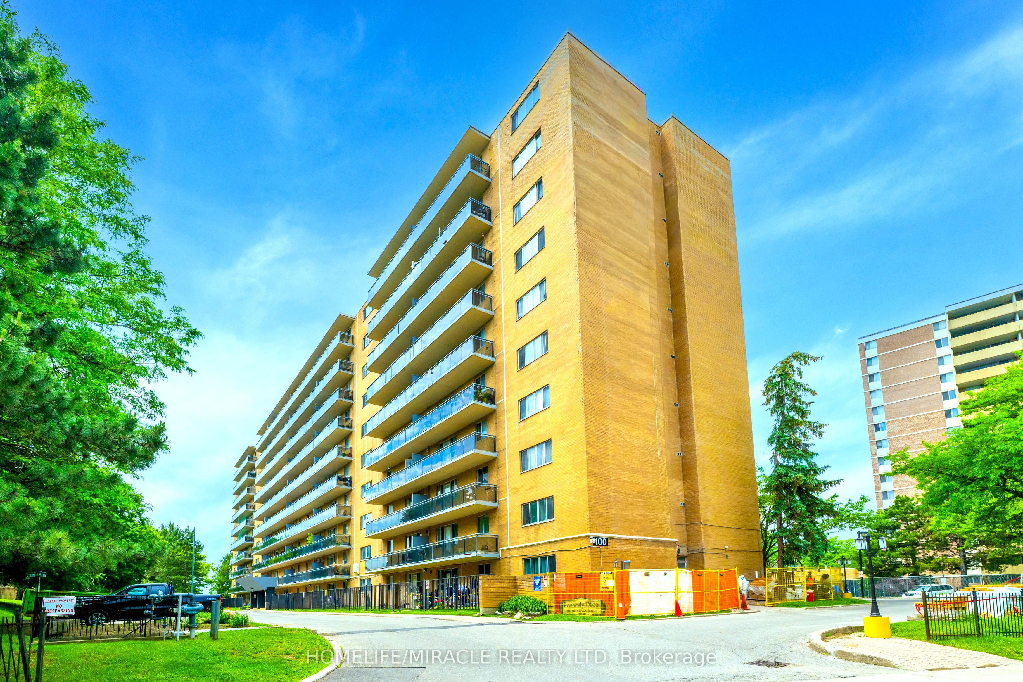100 Dundalk Drive 707, Toronto, ON M1P 4V2 photo 2