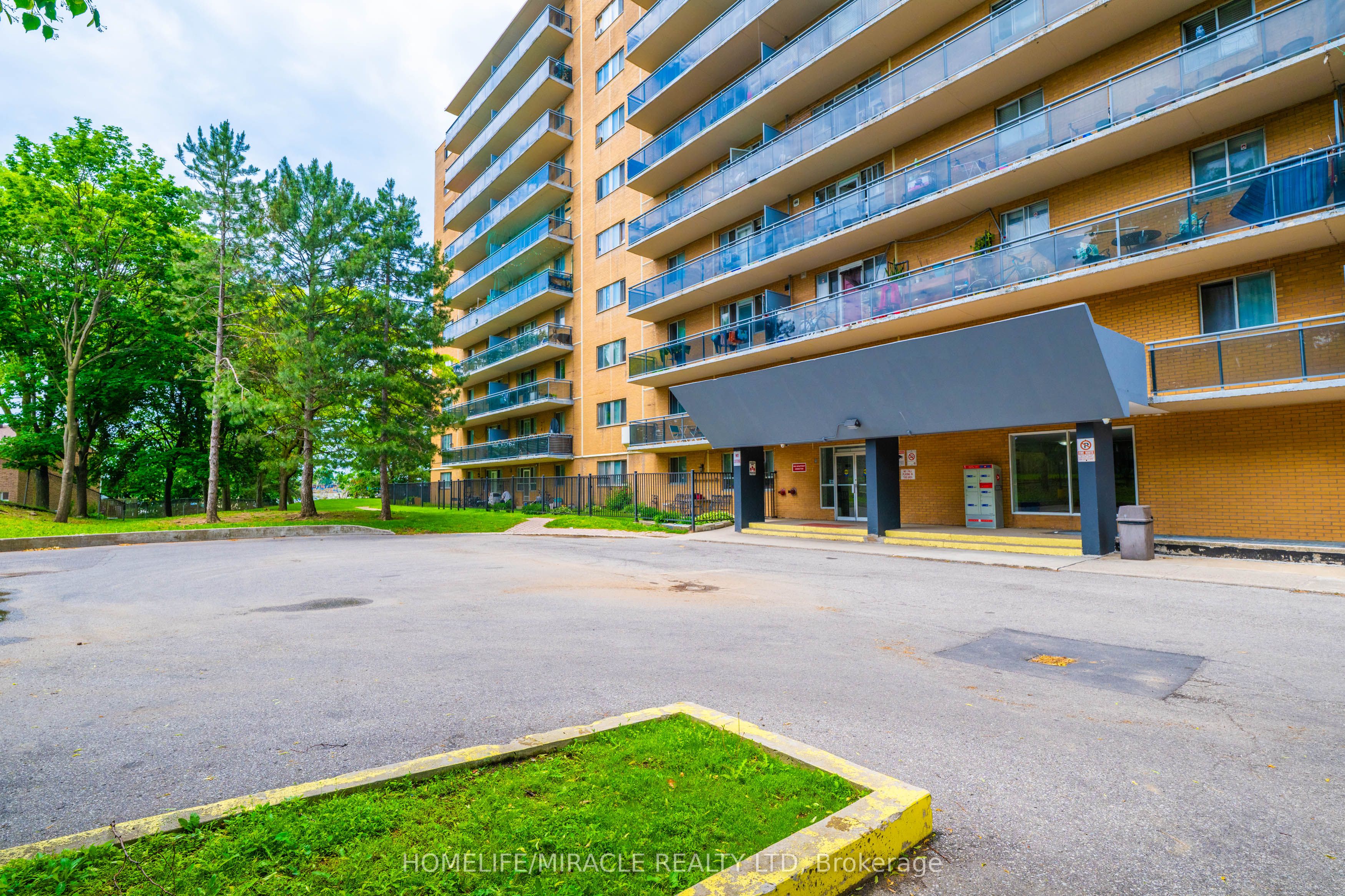 100 Dundalk Drive 707, Toronto, ON M1P 4V2 photo 3