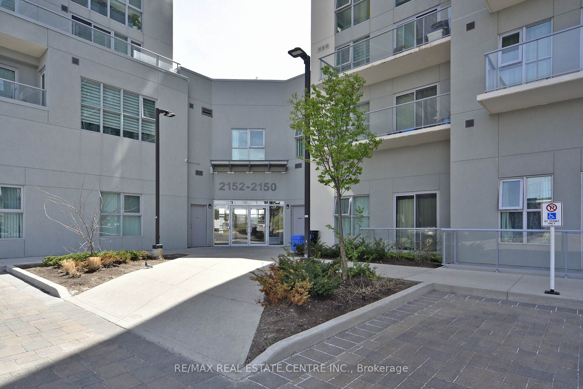 2152 Lawrence Avenue E 608, Toronto, ON M1R 3A7 photo 4