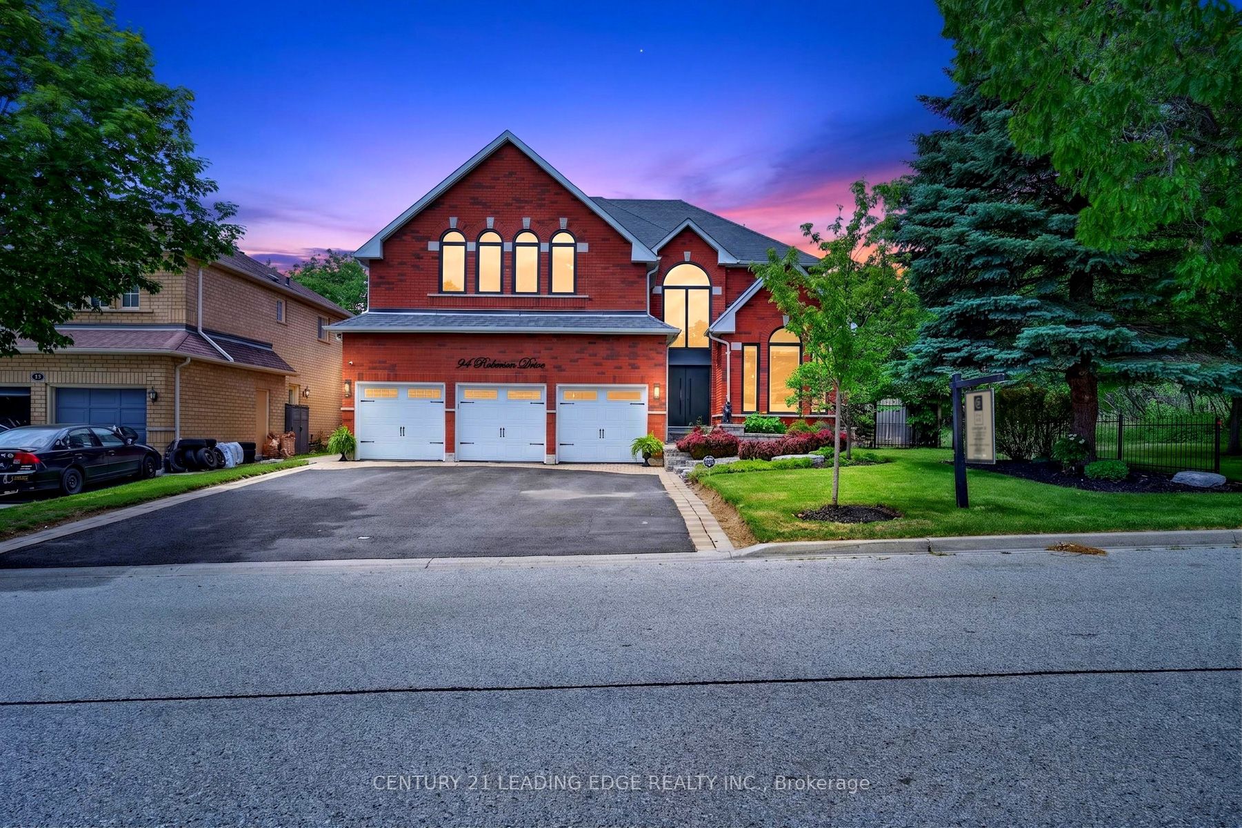 94 Roberson Drive, Ajax, ON L1T 3Z6 photo 2