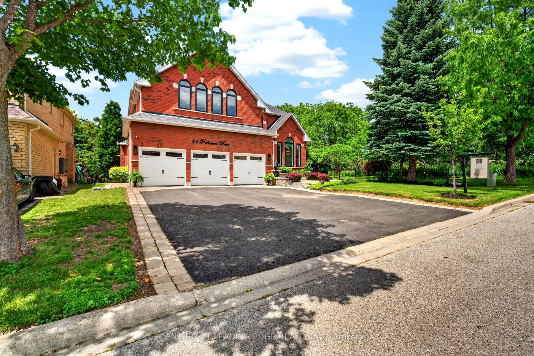 94 Roberson Drive, Ajax, ON L1T 3Z6 photo 3