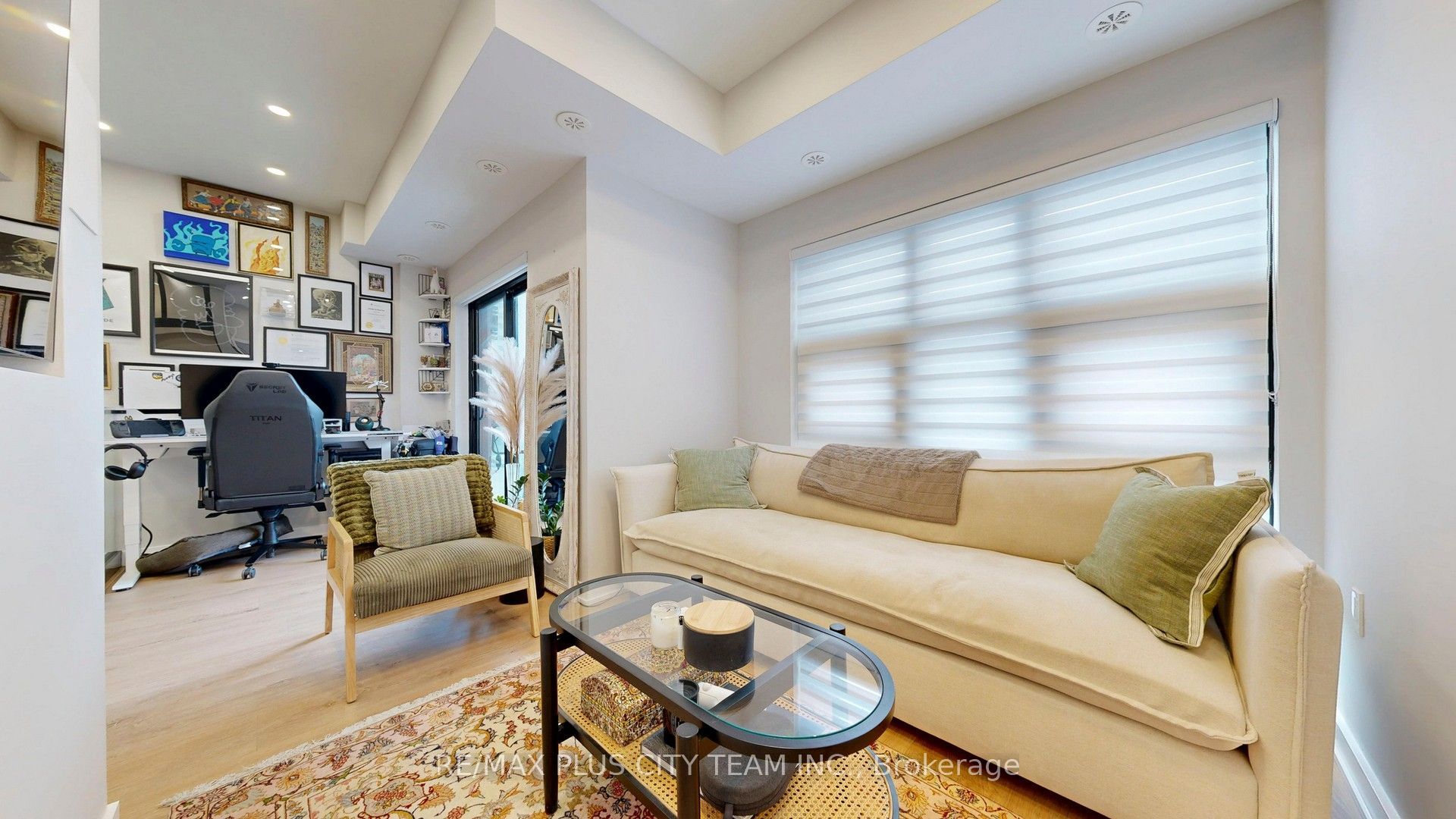 485 Logan Avenue 209, Toronto, ON M4M 2P5 photo 5