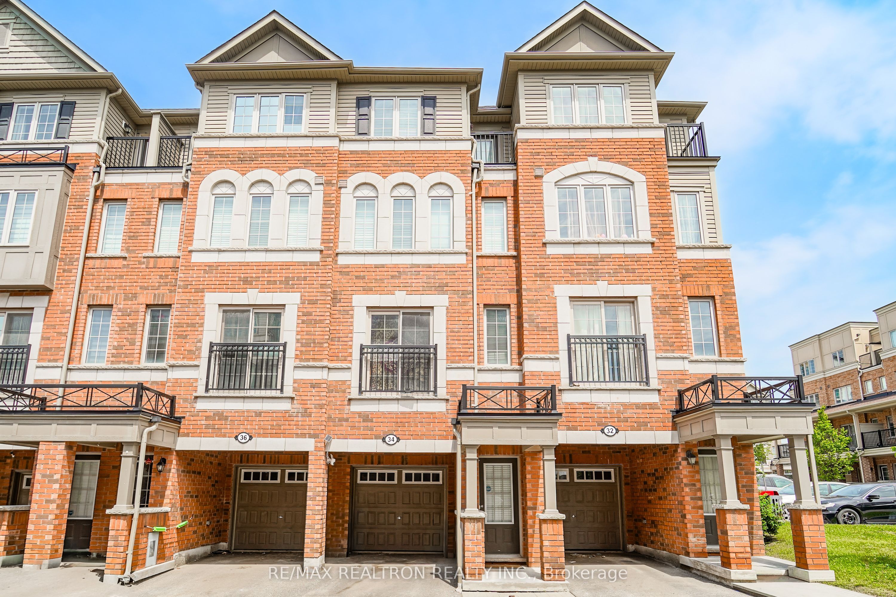34 Glenstal Path, Oshawa, ON L1L 0L2 photo 2