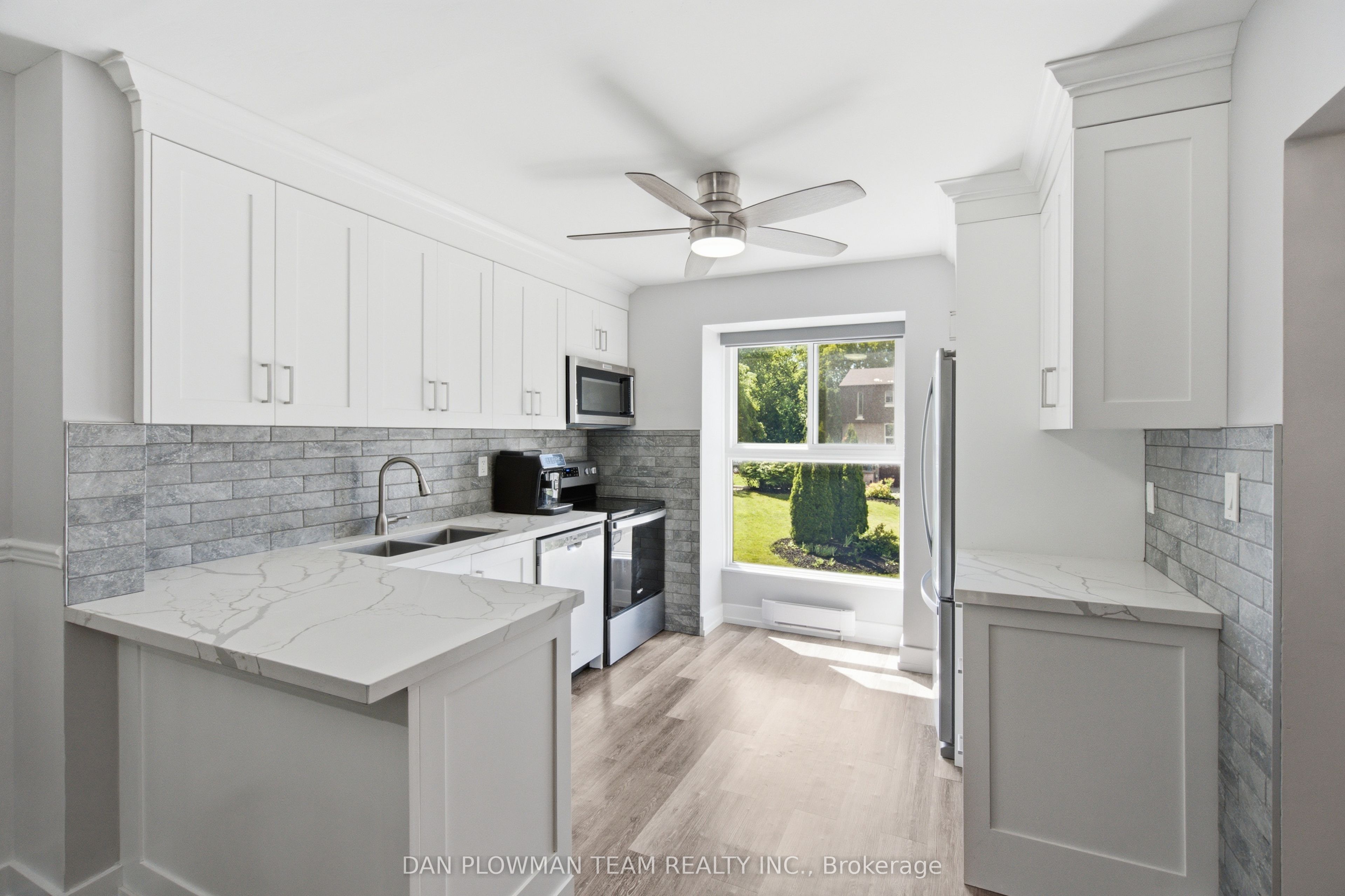 350 Camelot Court 45, Oshawa, ON L1G 6P7 photo 2