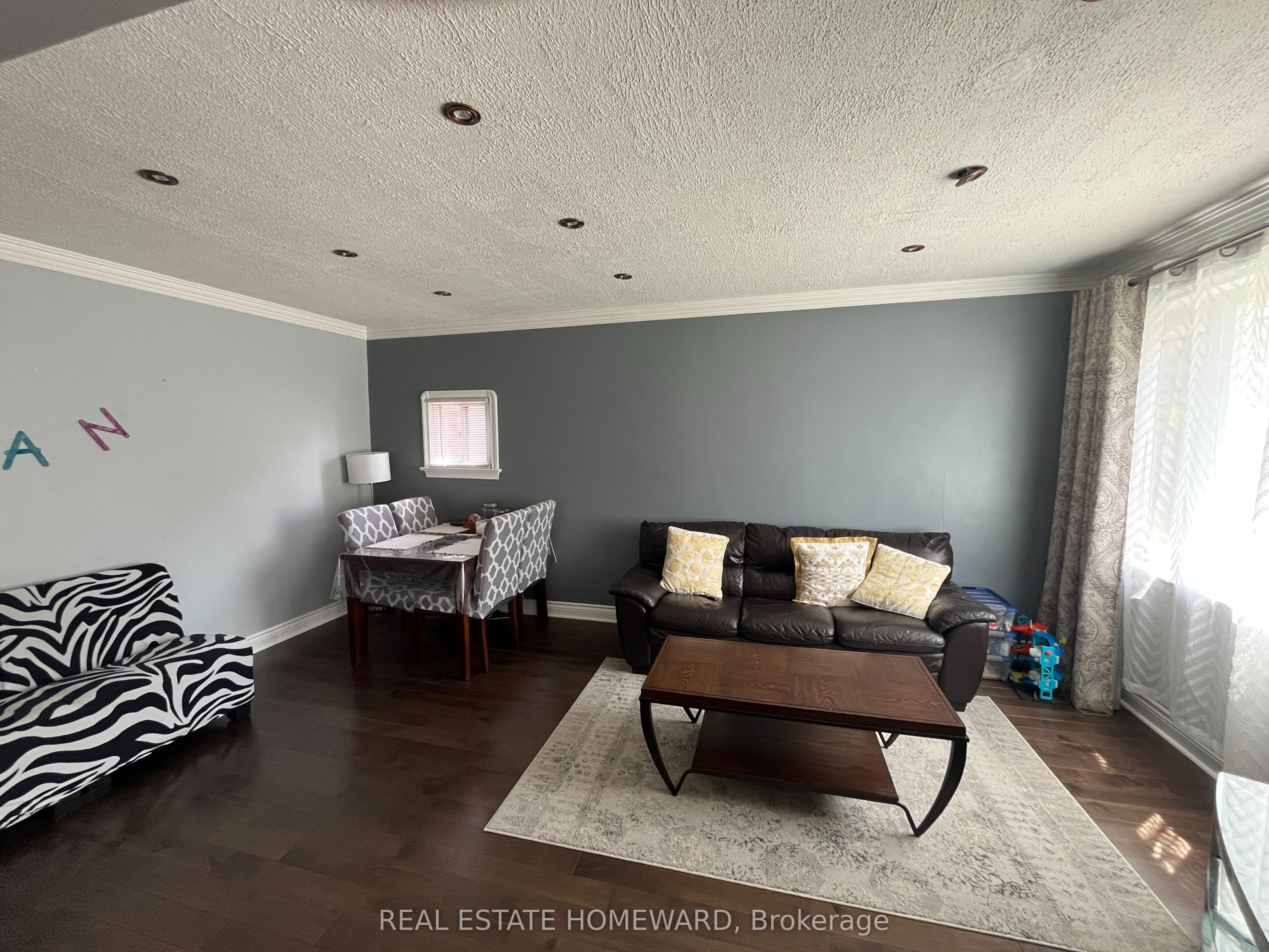 137 Harewood Avenue, Toronto, ON M1M 2R8 photo 4