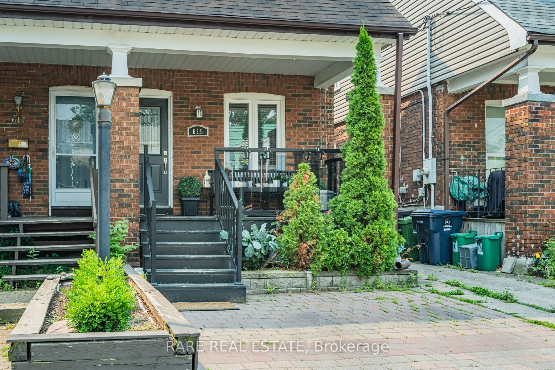 615 Miverton Boulevard, Toronto, ON M4C 1X8 photo 3